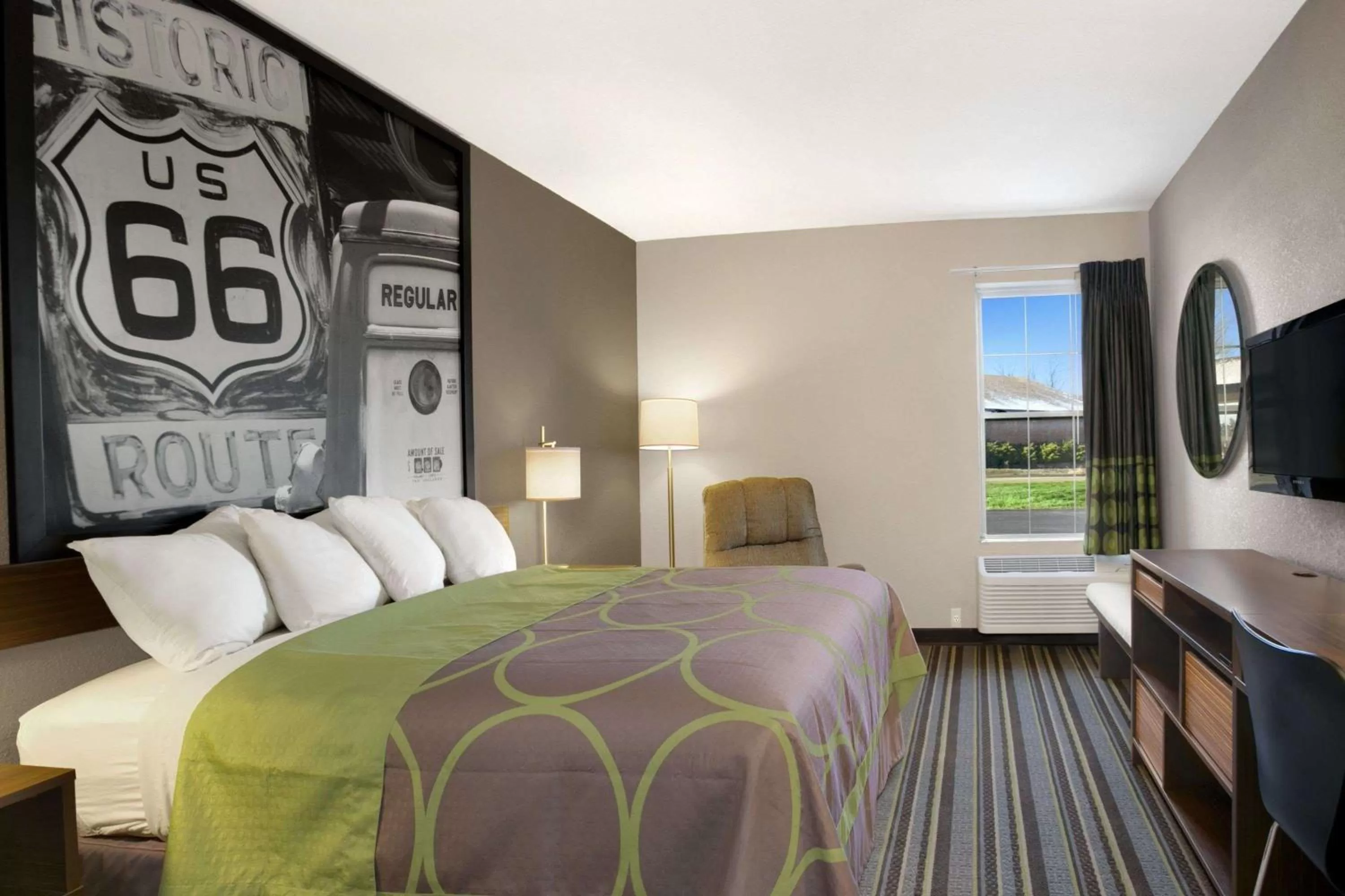 On site, Bed in Super 8 by Wyndham Stafford/Springfield Area