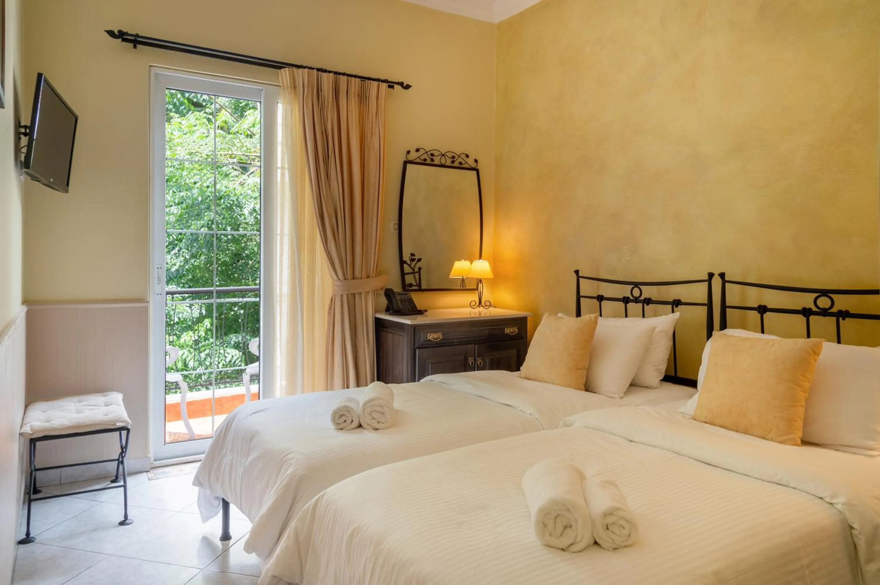 Bedroom, Bed in Marble House