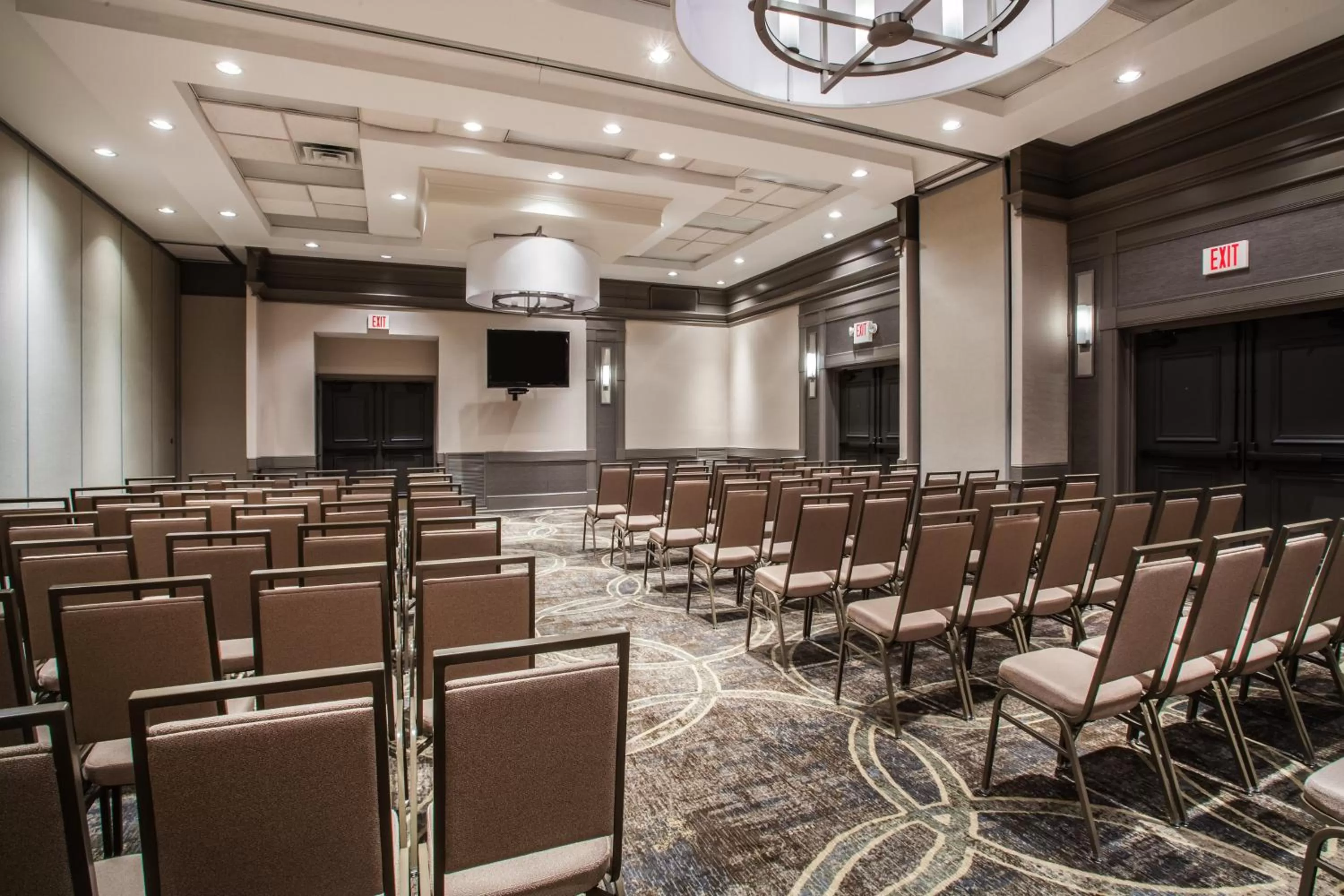 Meeting/conference room in Holiday Inn Saratoga Springs by IHG