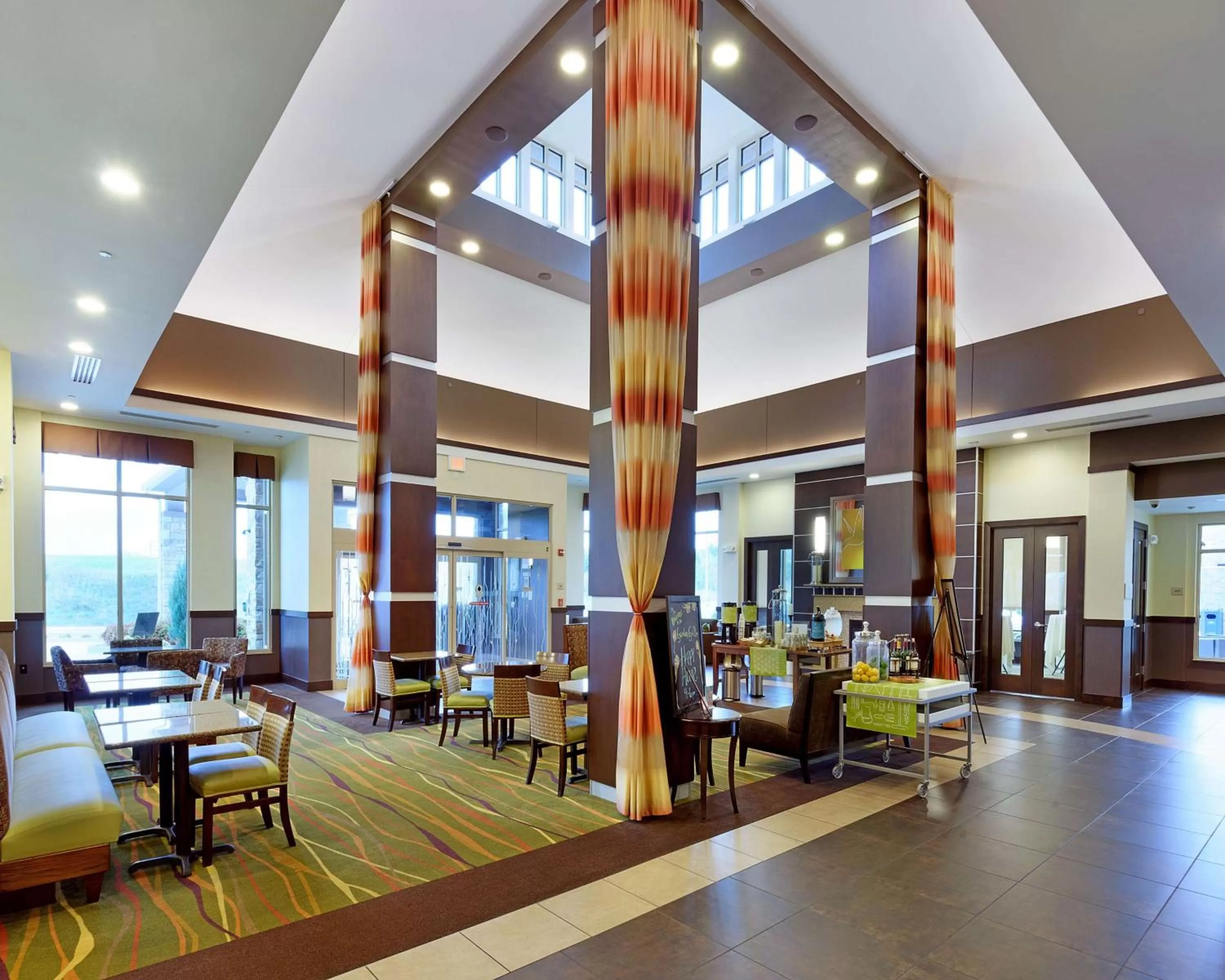 Lobby or reception in Hilton Garden Inn Springfield, MO