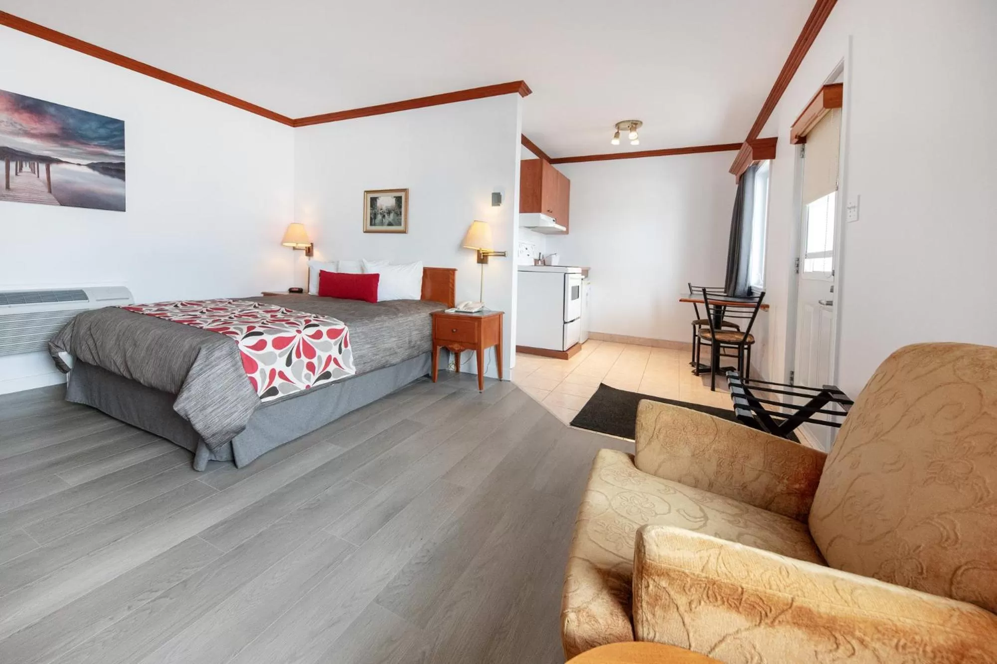 Photo of the whole room in Hotel Plante