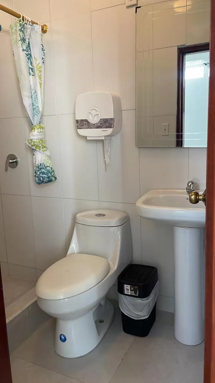 Bathroom in Hostal Carliza