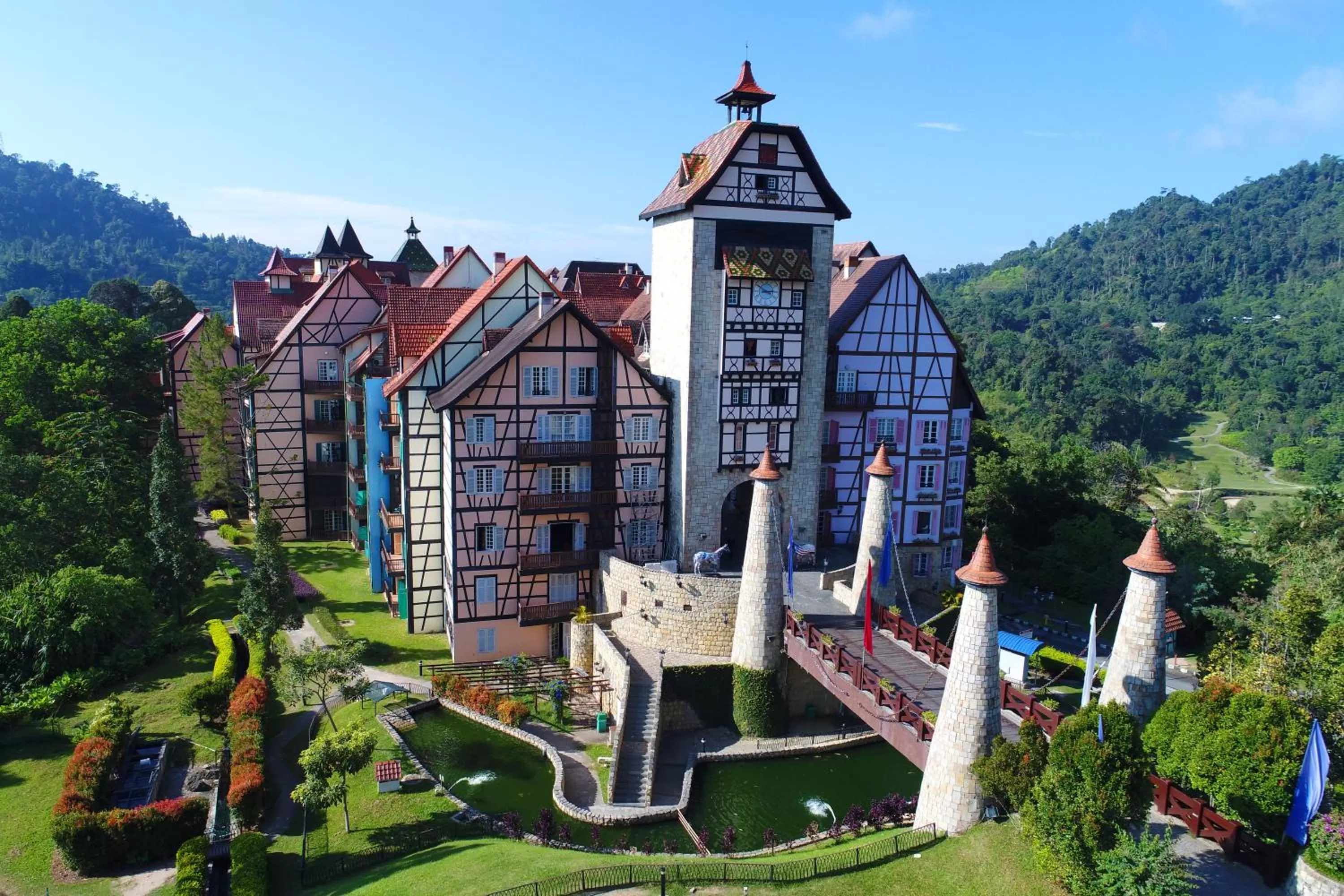 Property building in Colmar Tropicale