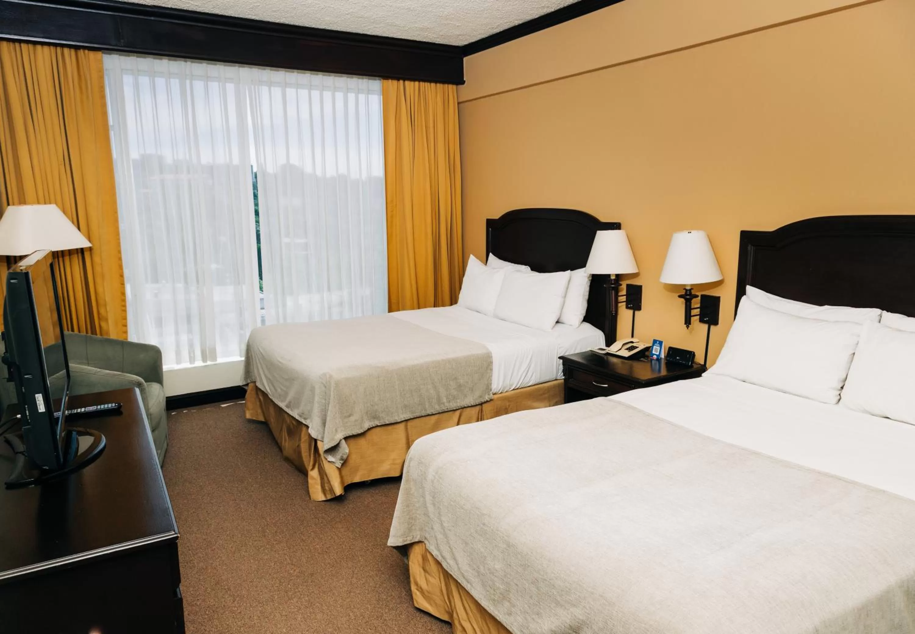 Bedroom, Bed in Plaza Hotel and Suites