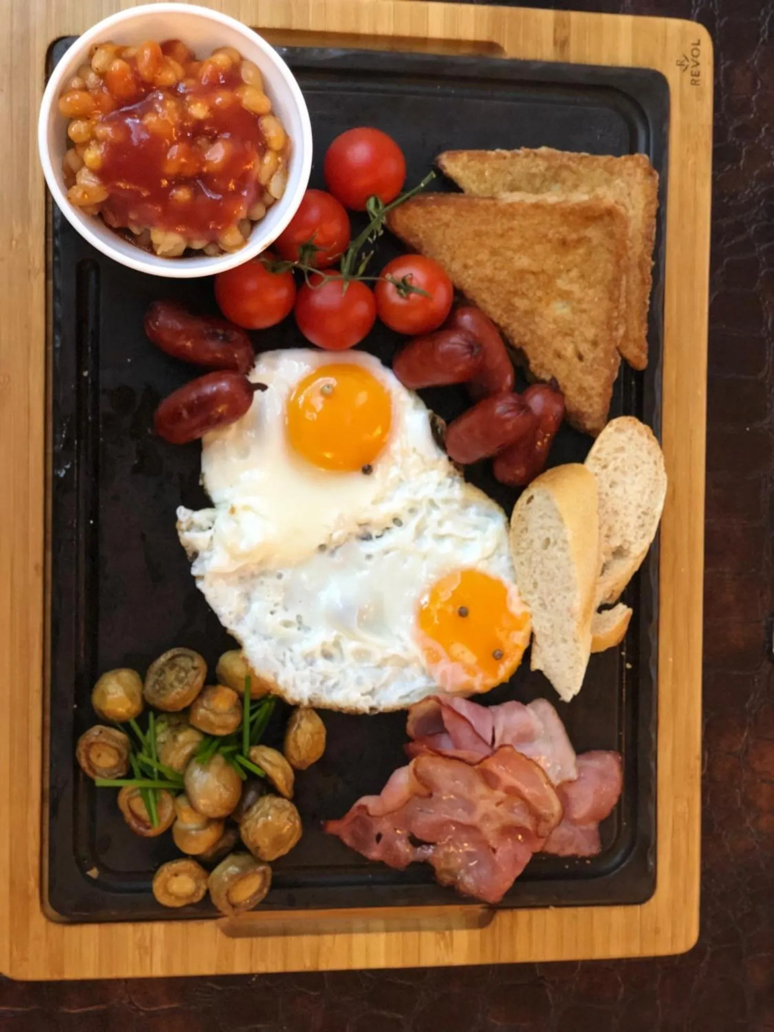 Restaurant/places to eat in Crystal Palace Hotel