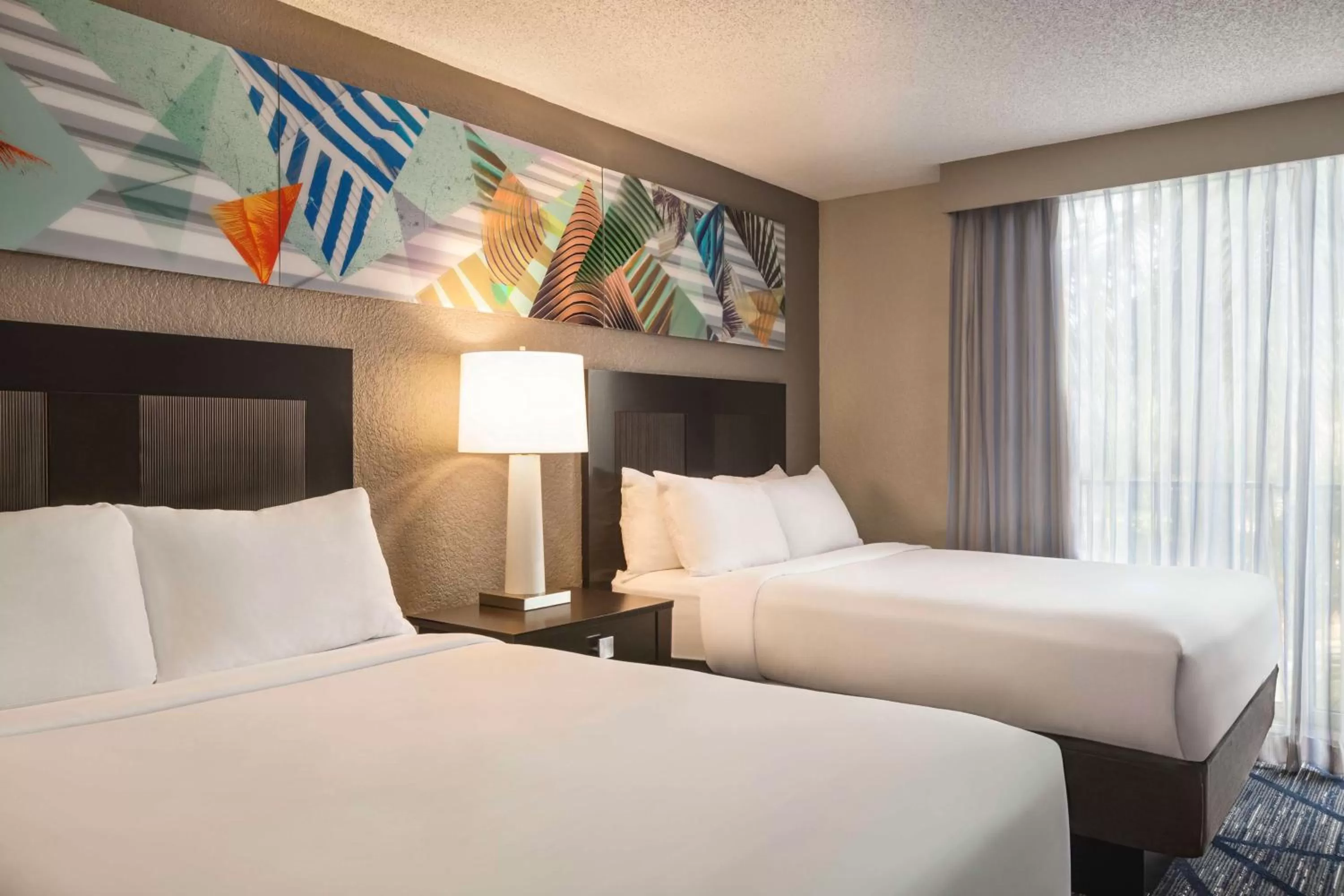 Bed in Embassy Suites by Hilton Miami International Airport