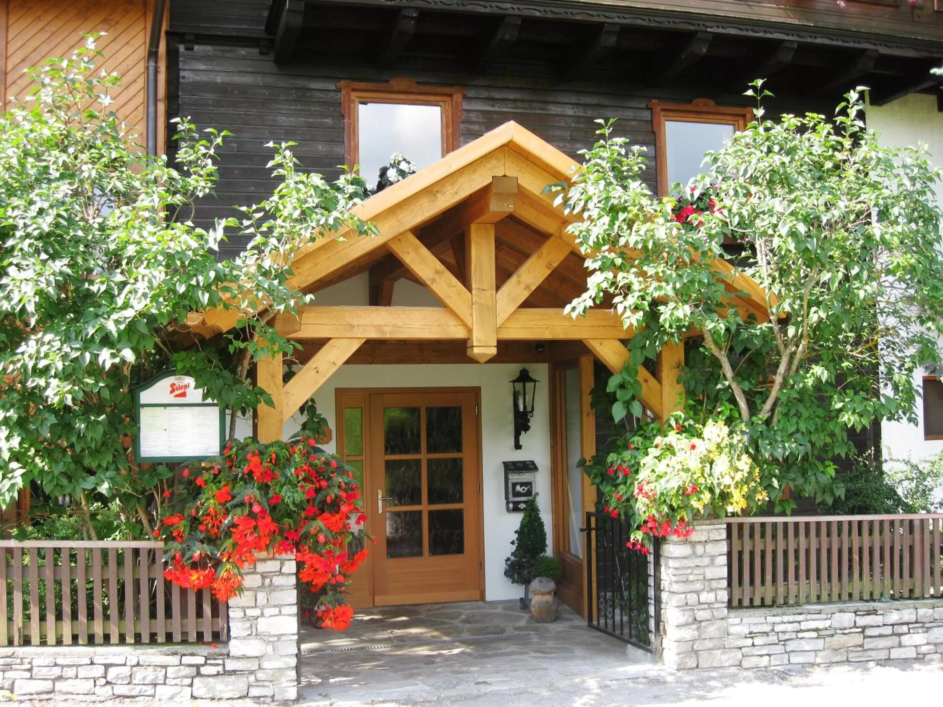 Facade/entrance, Property Building in Hotel Häuserl im Wald