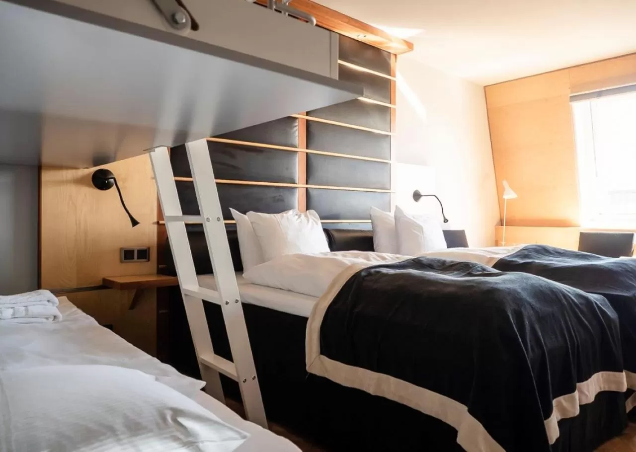 bunk bed, Bed in Hotel Lundia