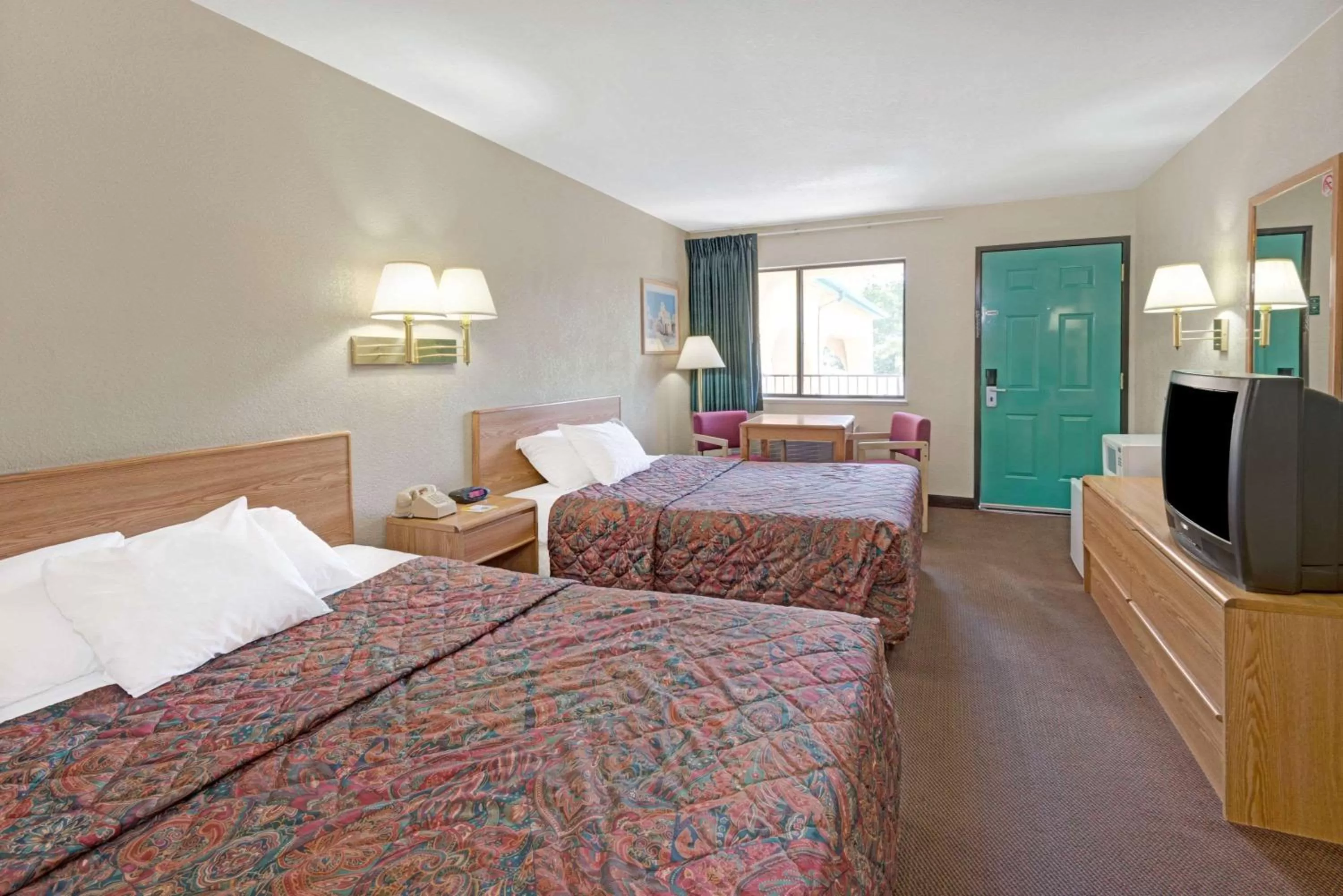 Photo of the whole room, Bed in Days Inn by Wyndham Espanola