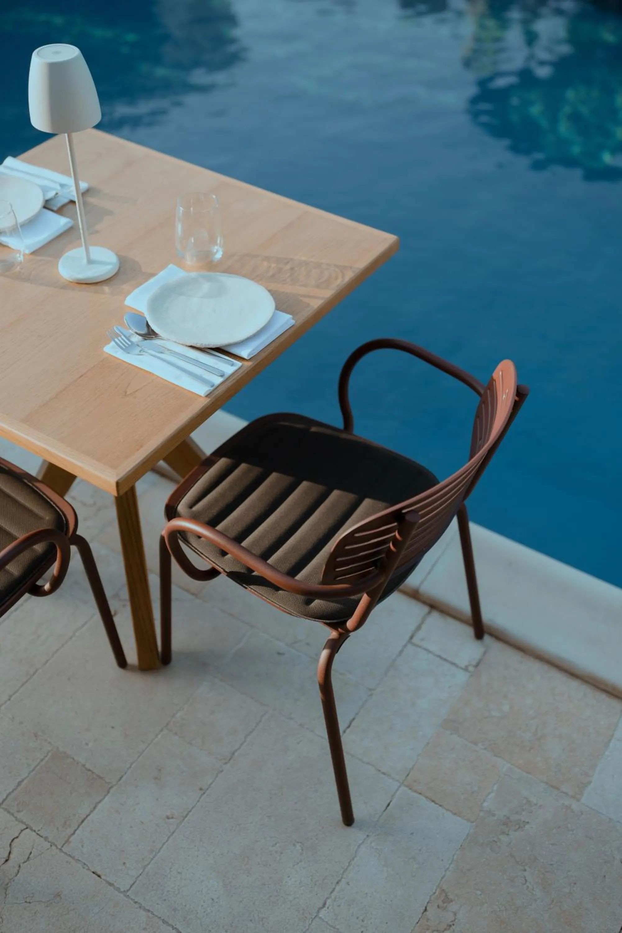 Restaurant/places to eat in Anthemion Suites and Villas