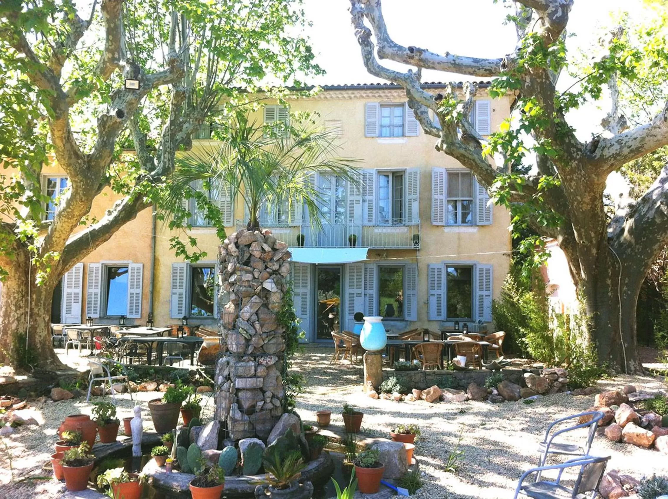 Facade/entrance in Domaine Regis Freres