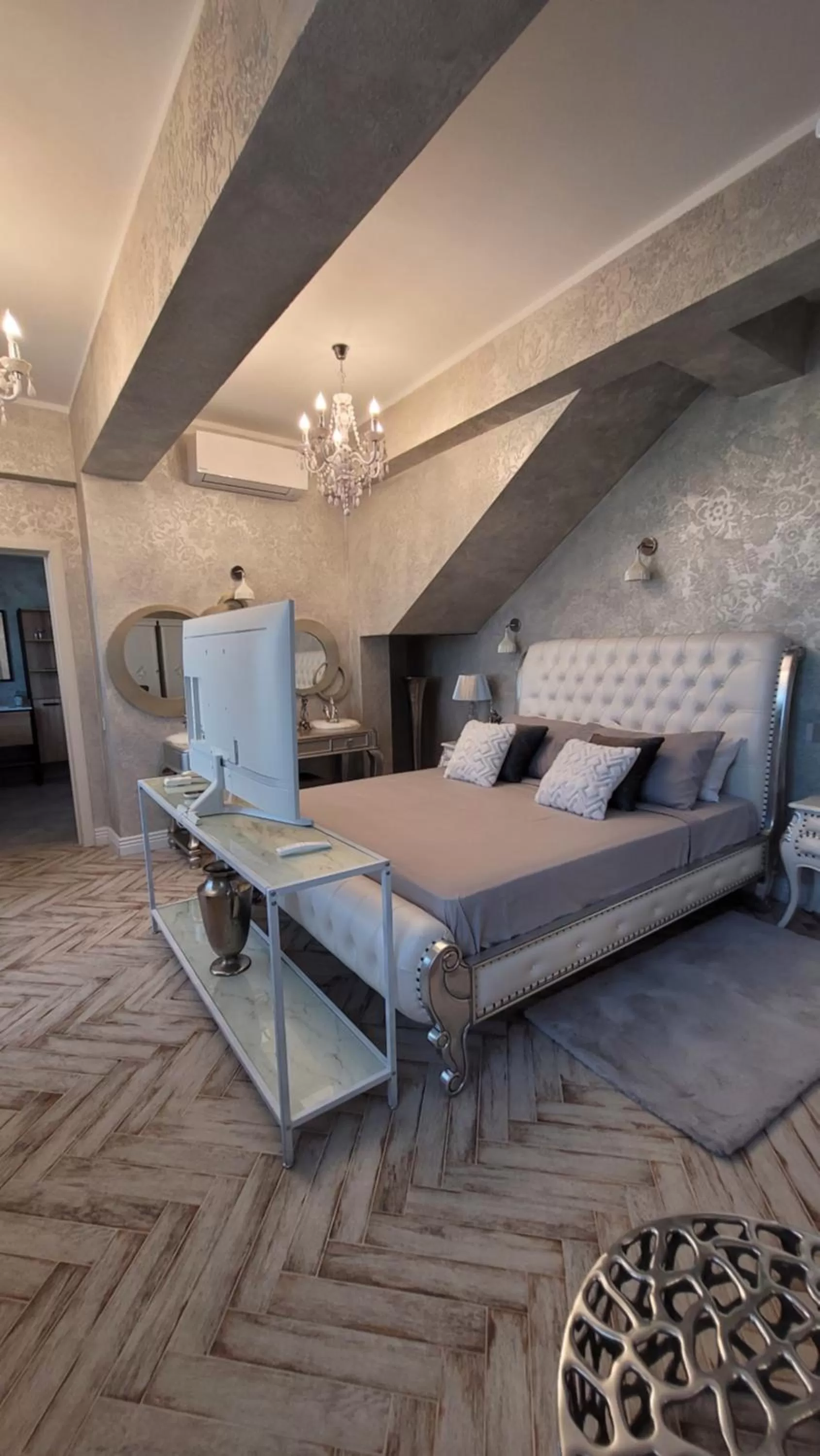 Photo of the whole room in Terrace Suites Iasi