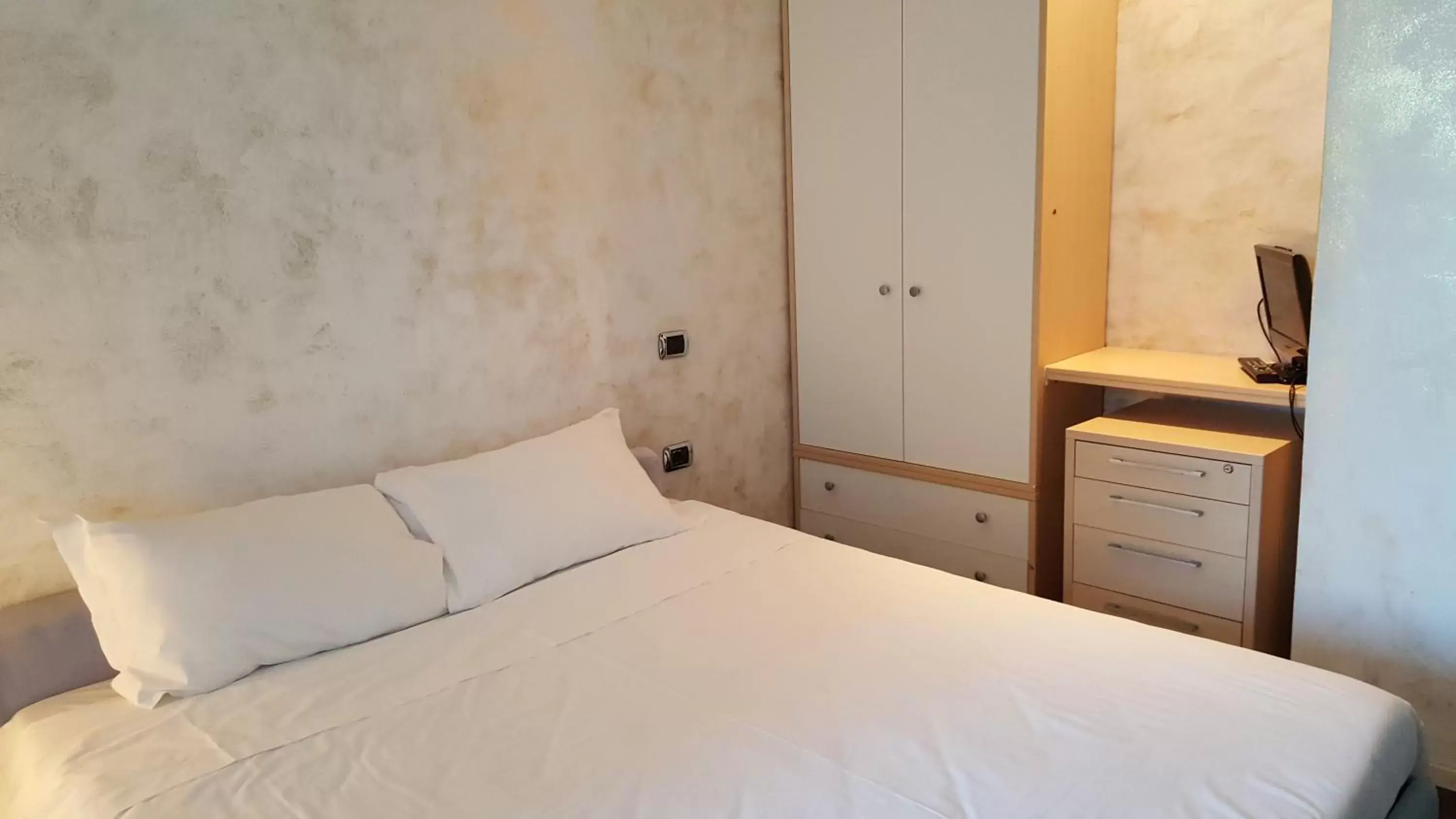 Budget Double Room in B&B Mele d'Oro Budget Double Room in B&B Mele d'Oro