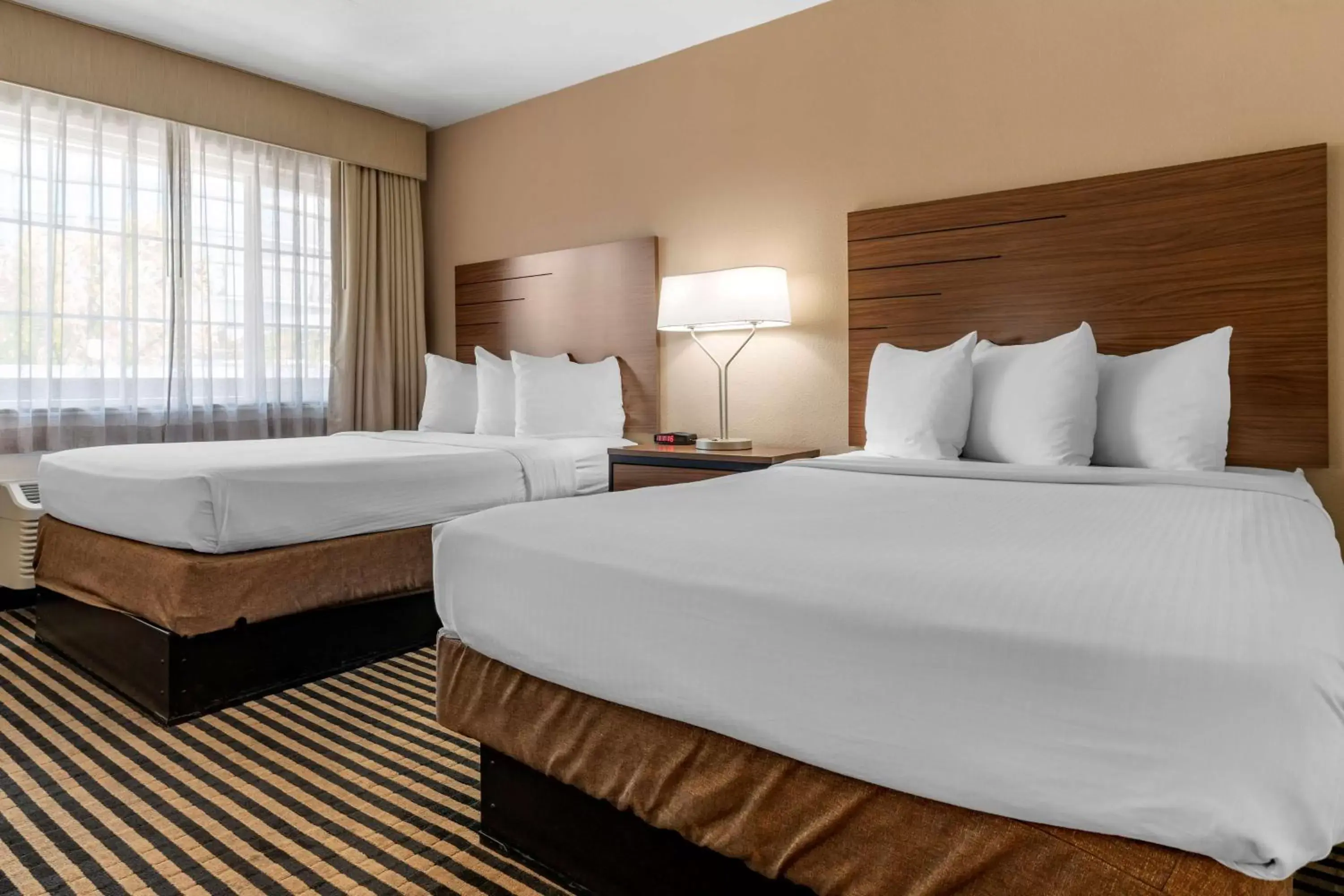 Double Room with Two Double Beds in Best Western Town House Lodge Double Room with Two Double Beds in Best Western Town House Lodge