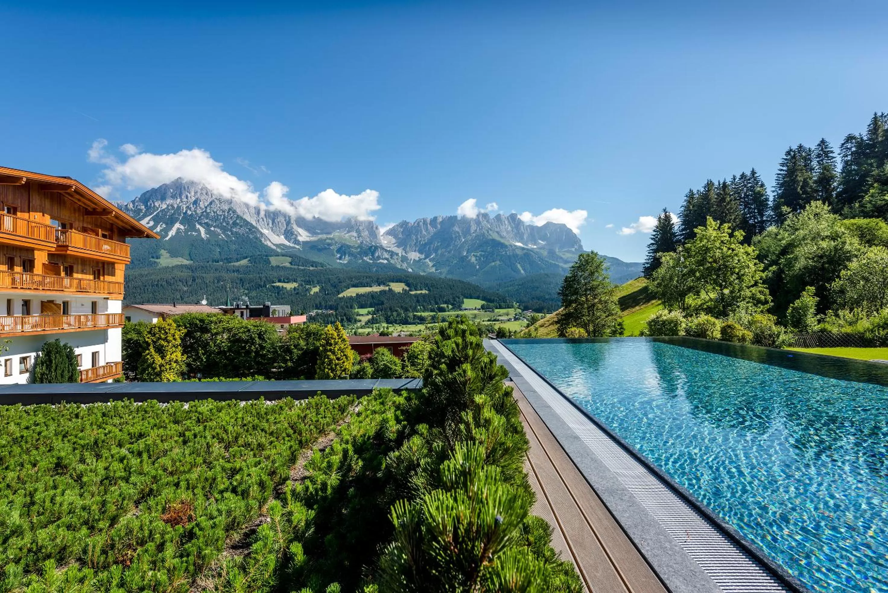 Swimming pool in Hotel Der Bär