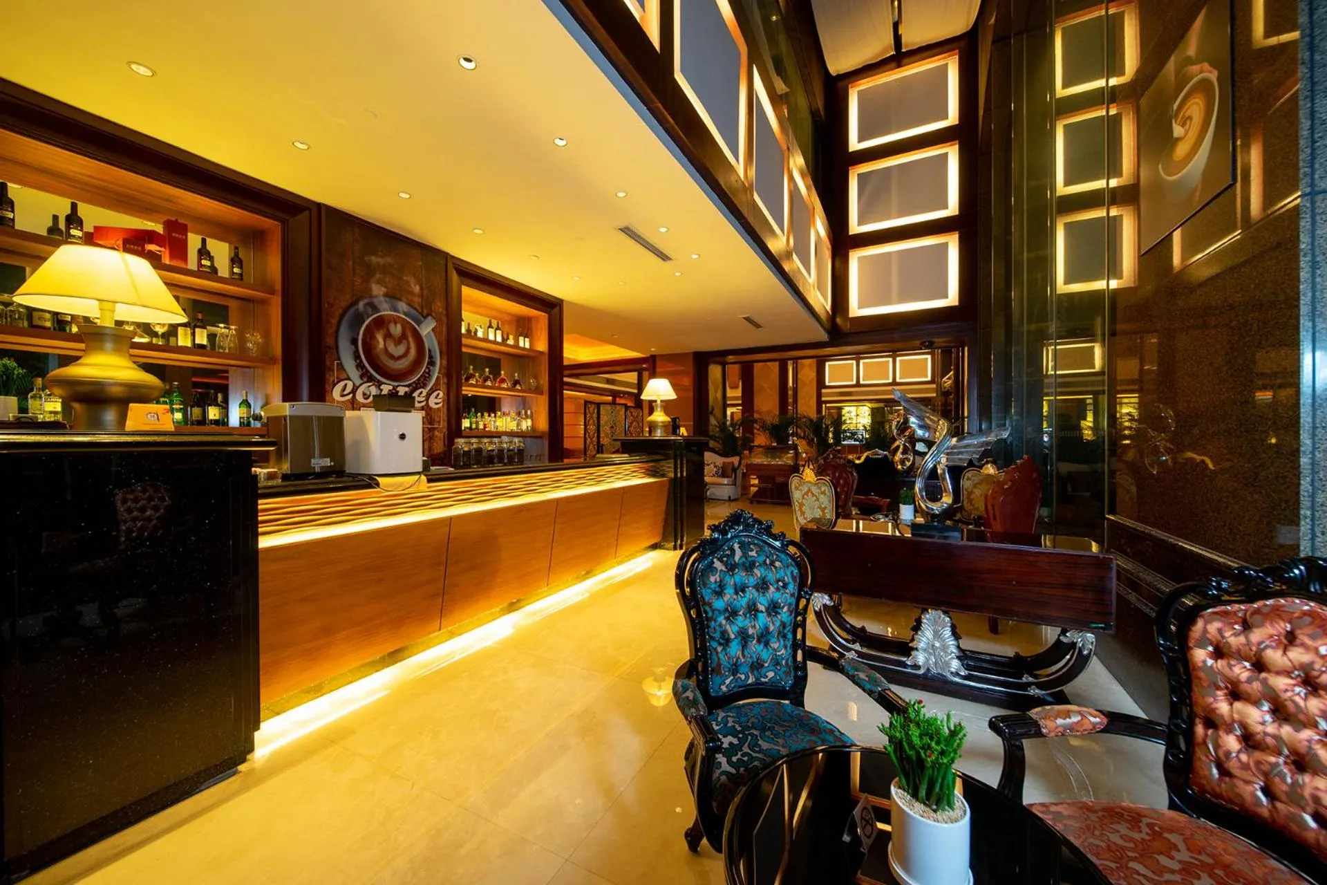 Restaurant/places to eat in Grand International Hotel