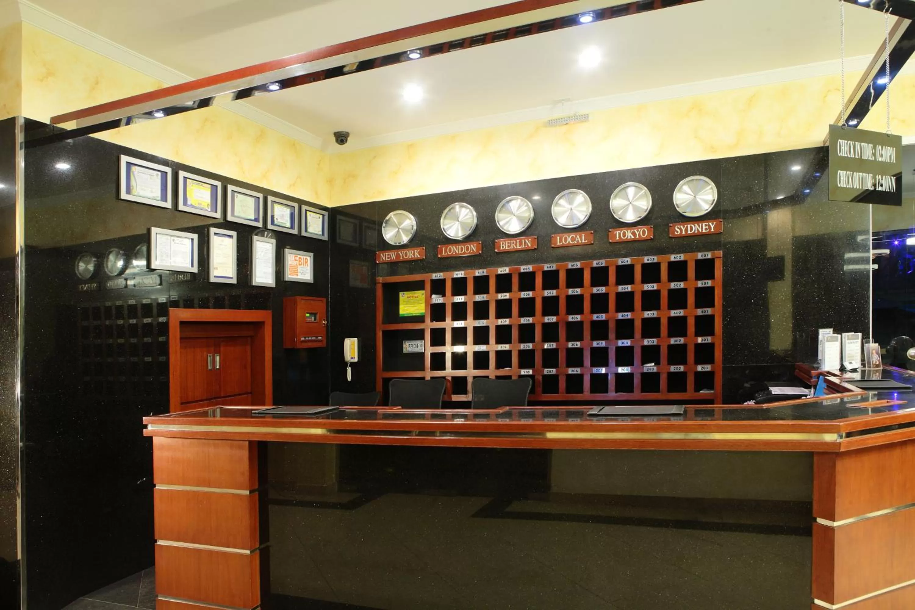 Lobby or reception in Queens Hotel Angeles City