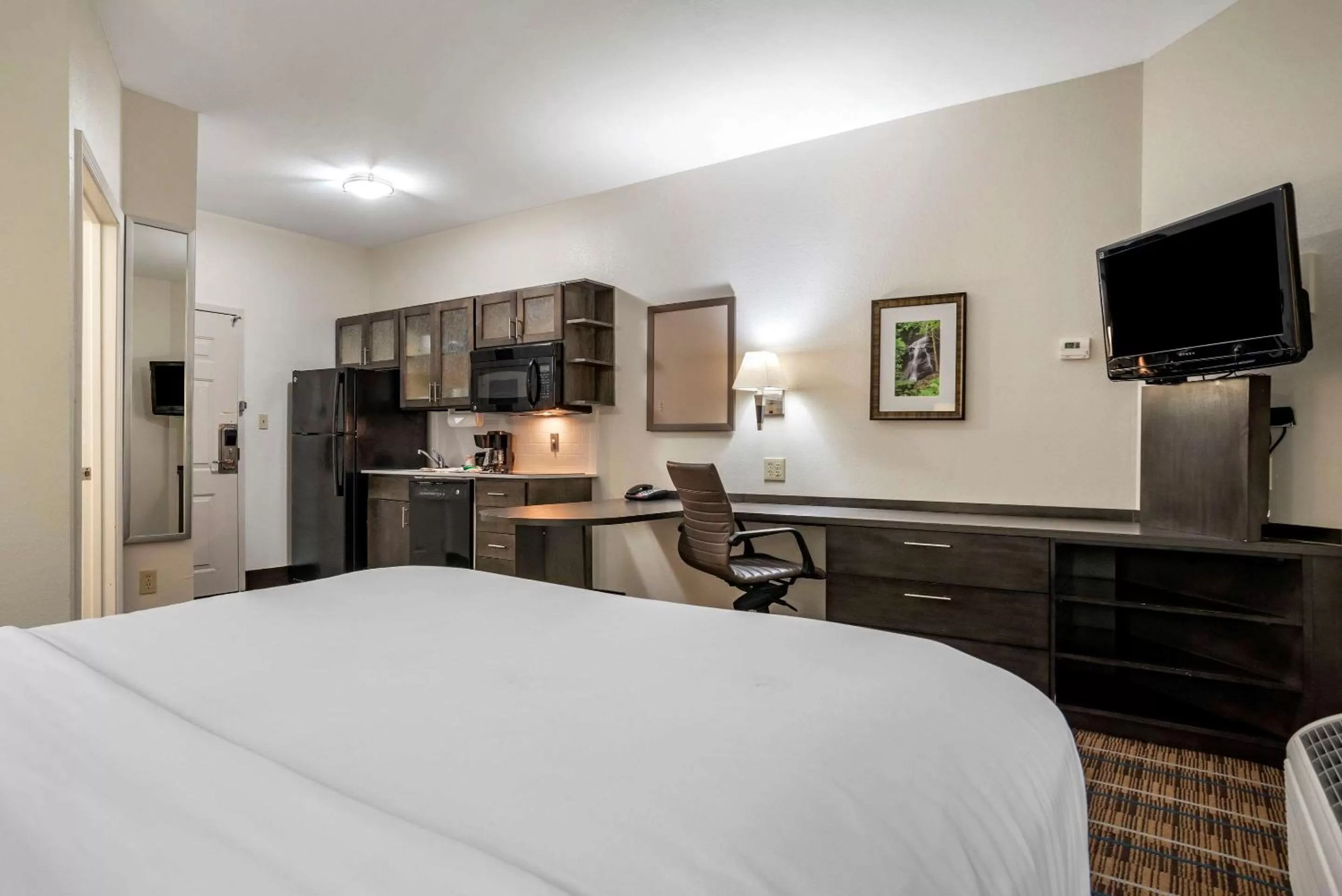 Bedroom, Bed in MainStay Suites Denham Springs - Baton Rouge East