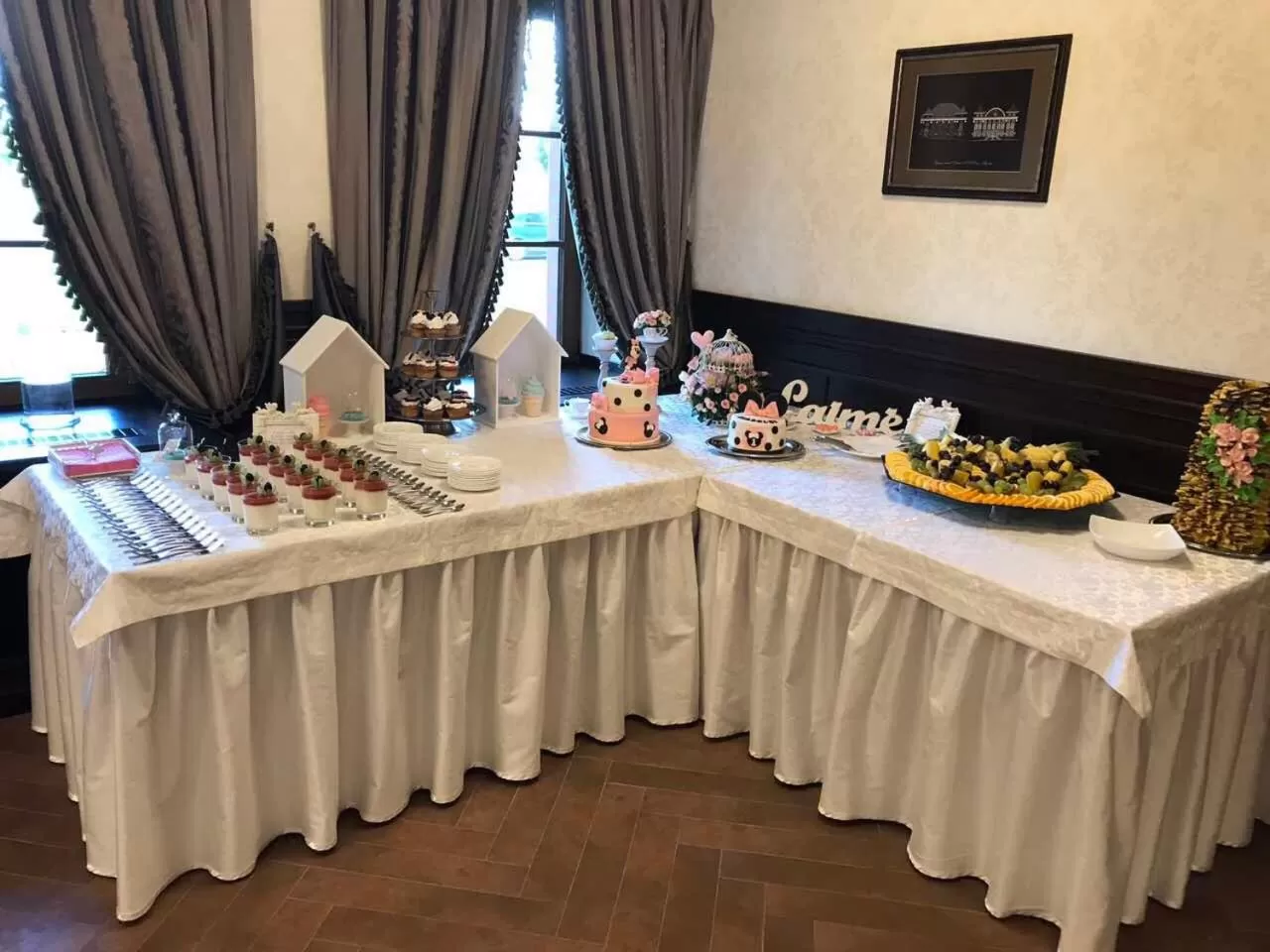 Banquet/Function facilities, Food in Hotel - Bar Grafaite