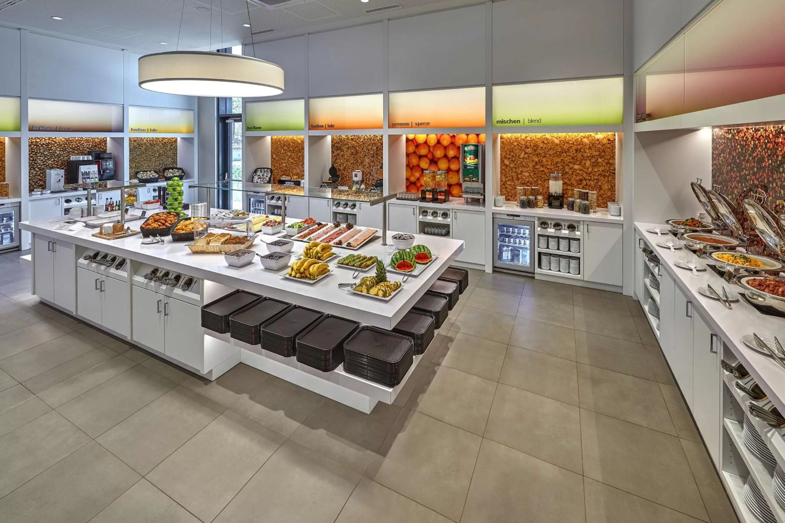 Breakfast in Hampton by Hilton Berlin City Centre Alexanderplatz