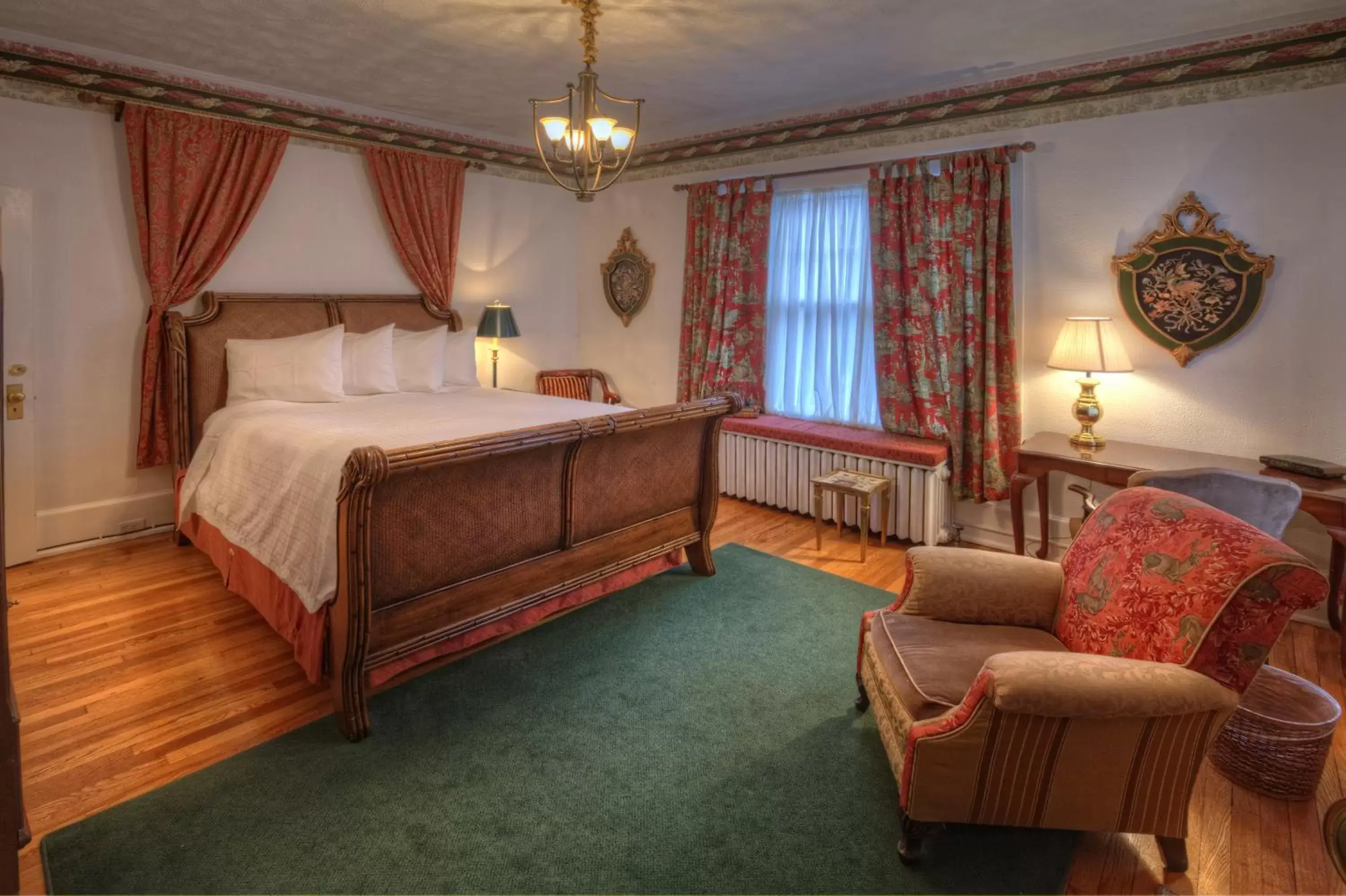 Deluxe Double Room with Bath in Bluefield Inn, a Select Registry Propery Deluxe Double Room with Bath in Bluefield Inn, a Select Registry Propery