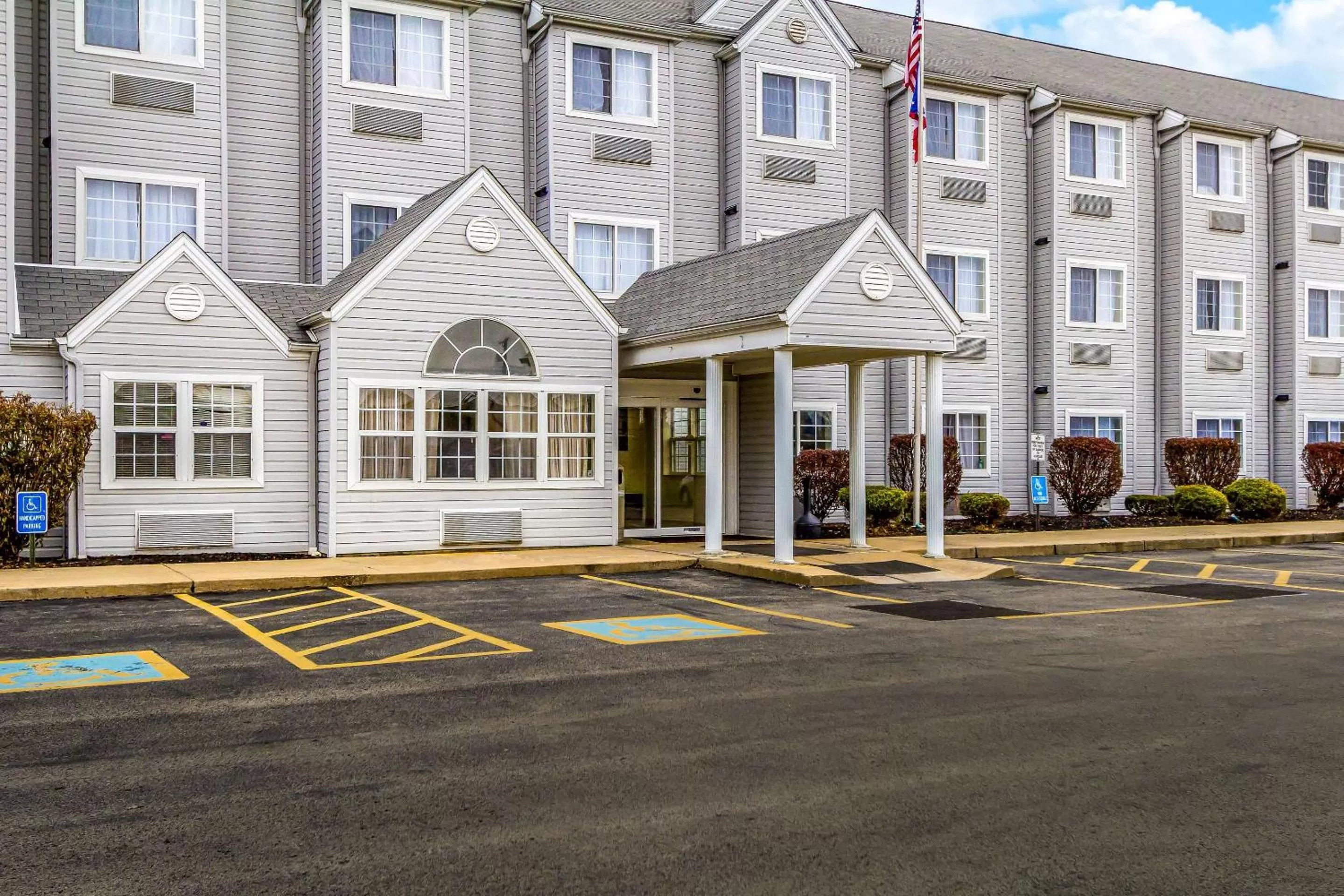 Property building in Quality Inn & Suites North Lima - Boardman