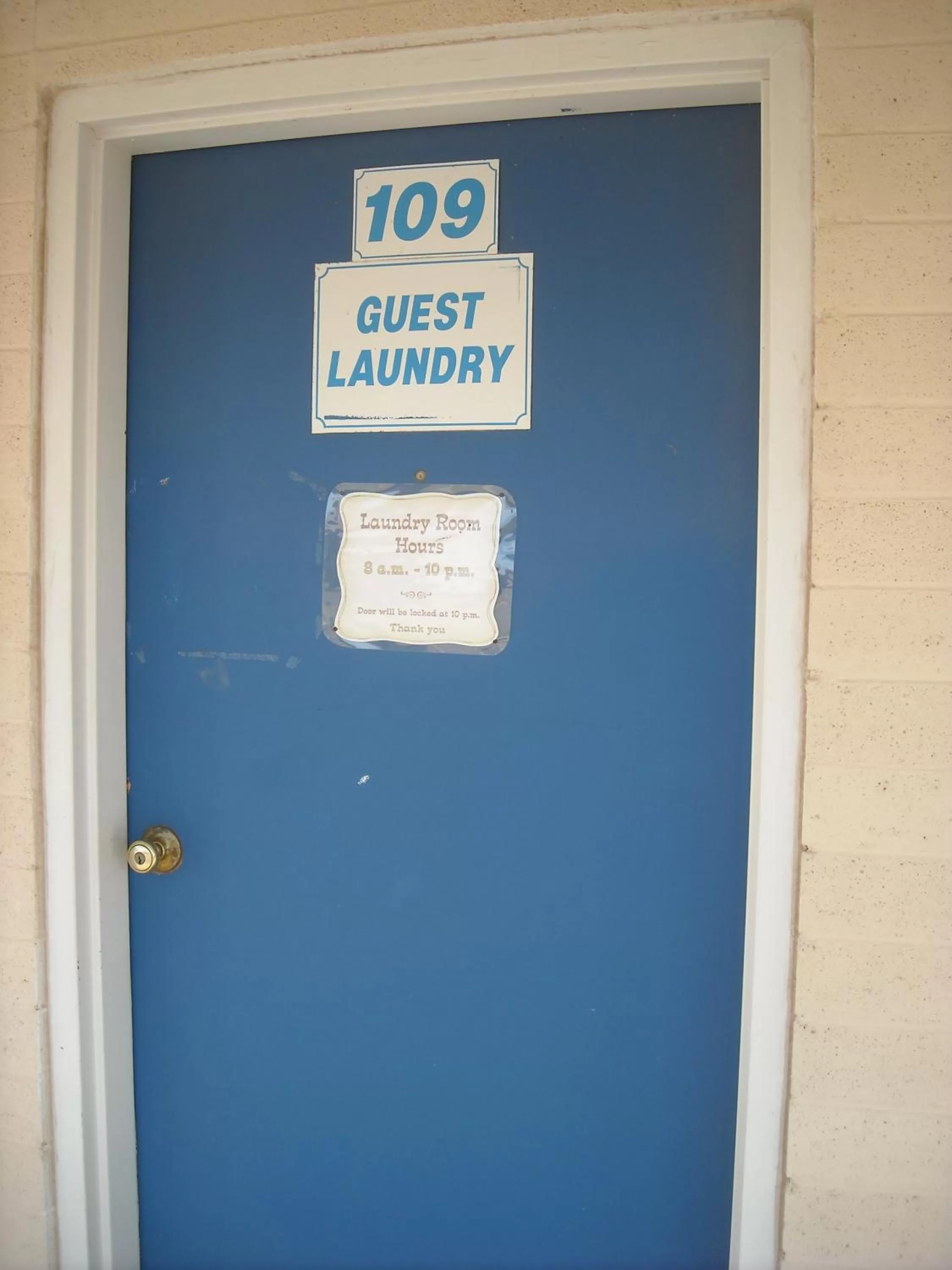 Area and facilities in Stagecoach 66 Motel