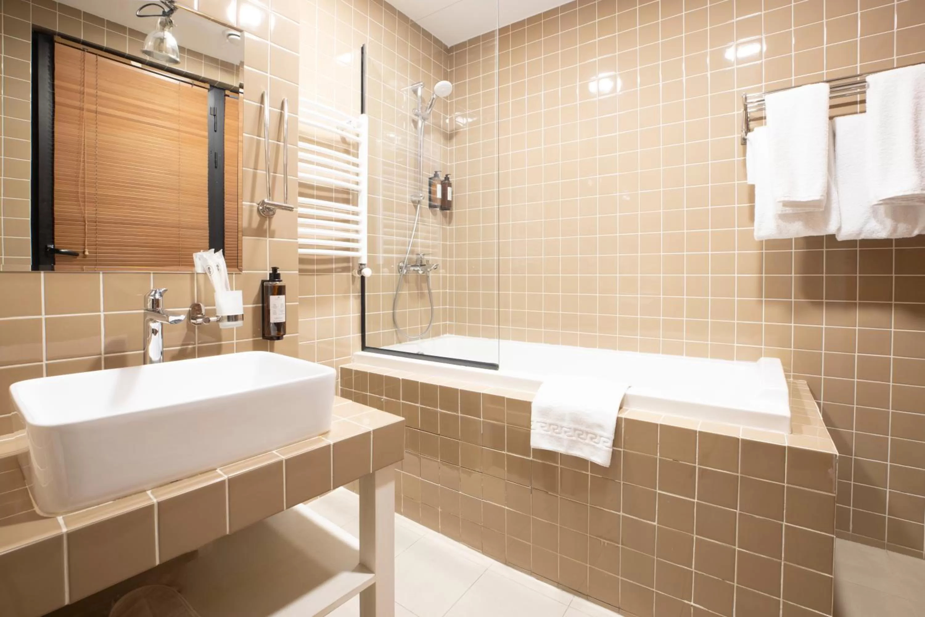 Shower in Citadel Narikala Hotel