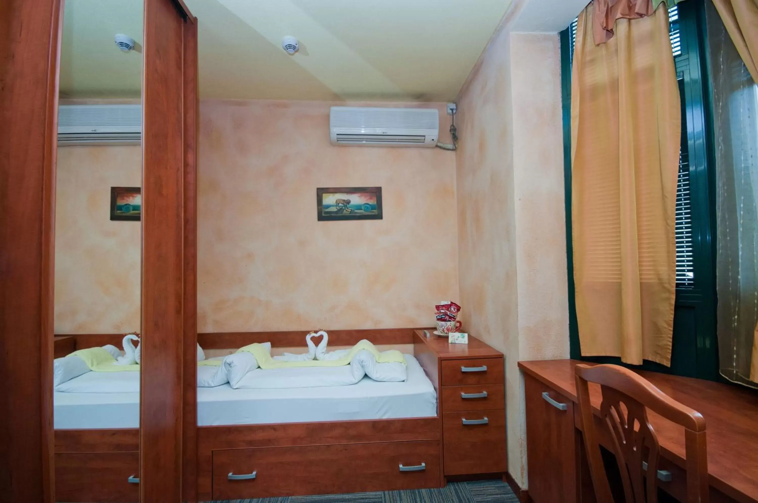 Economy Single Room in Hotel Kerber Economy Single Room in Hotel Kerber