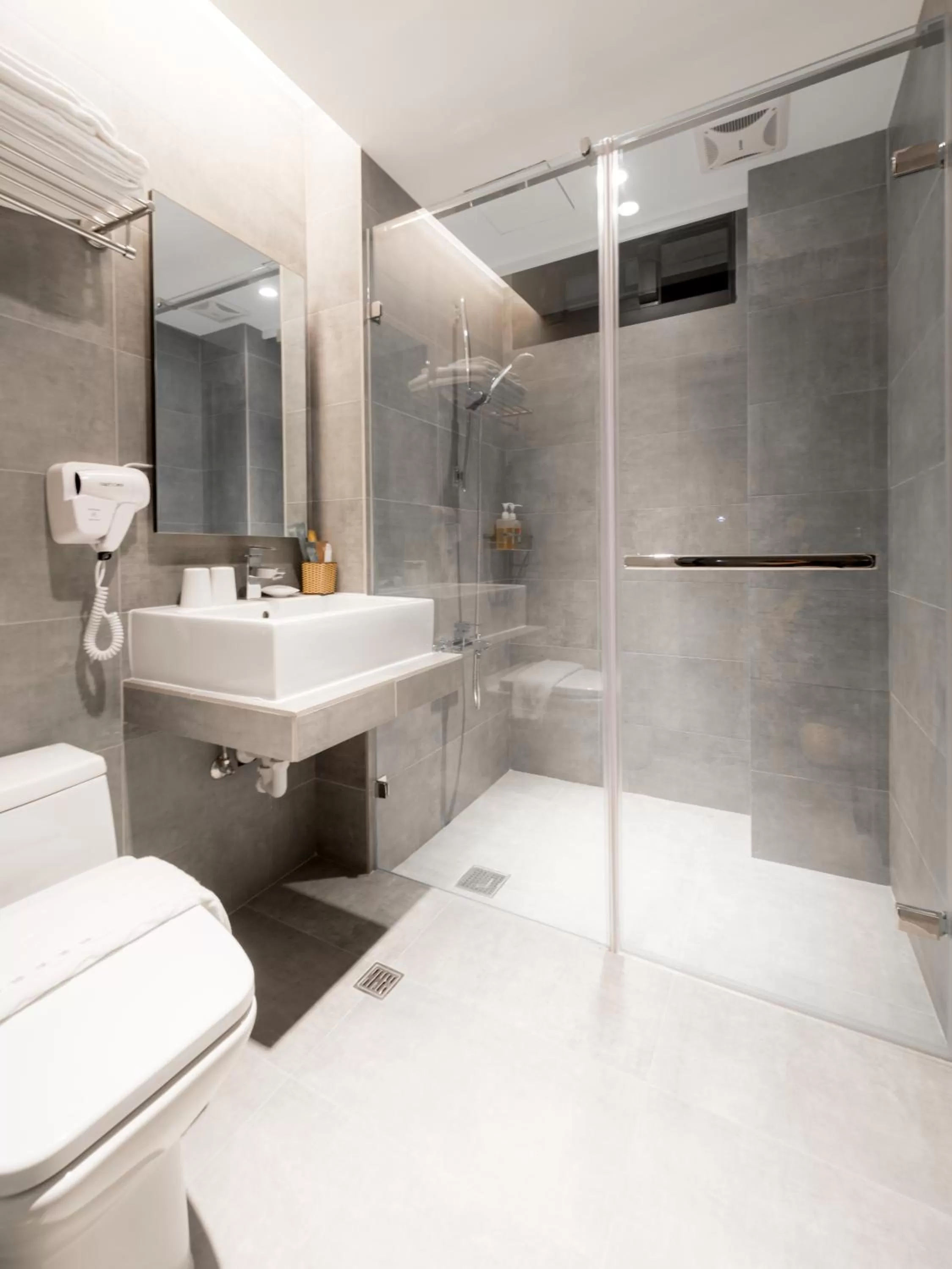 Shower in Wountain Hotel