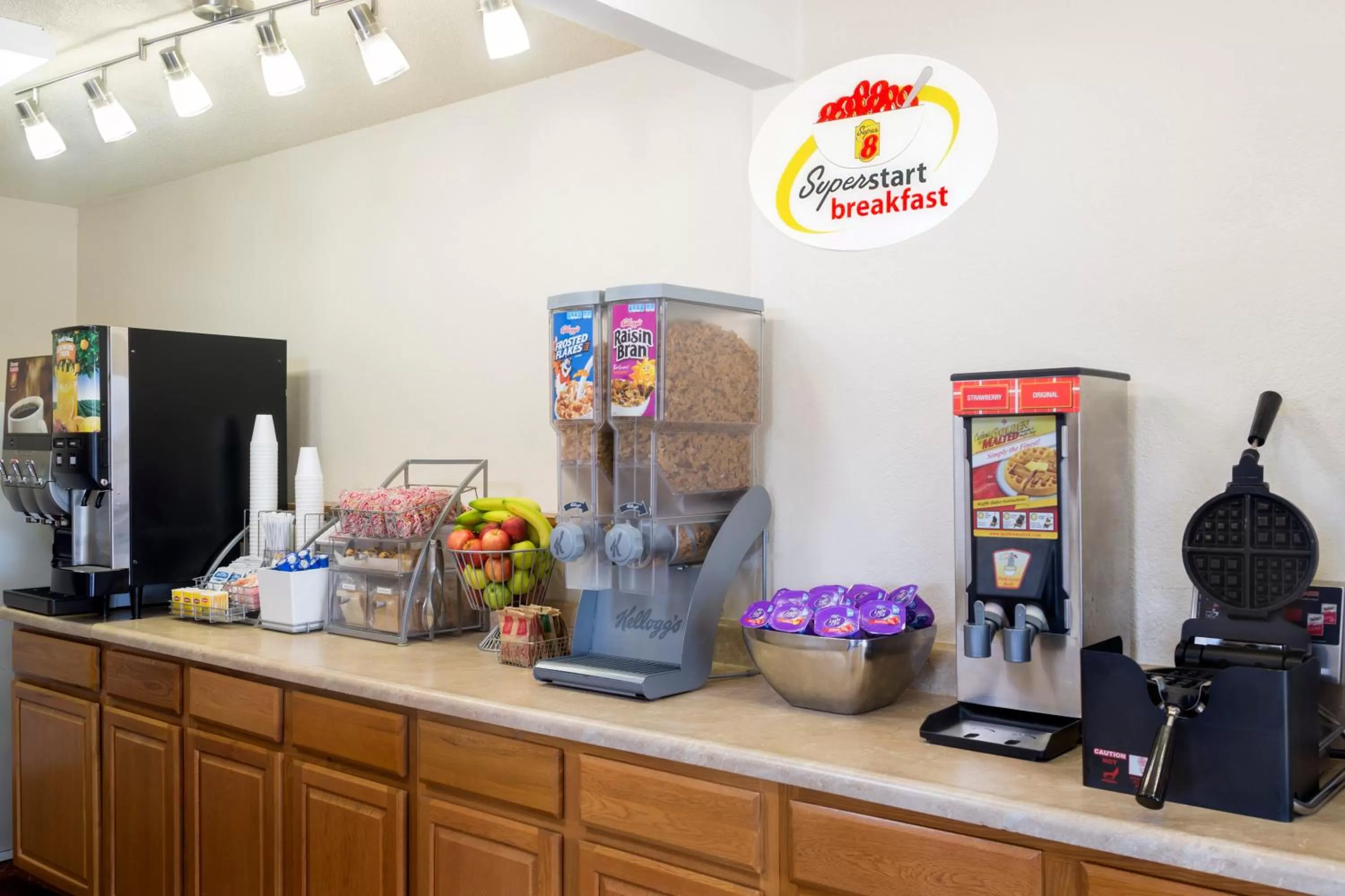 Food and drinks in Super 8 by Wyndham Marietta