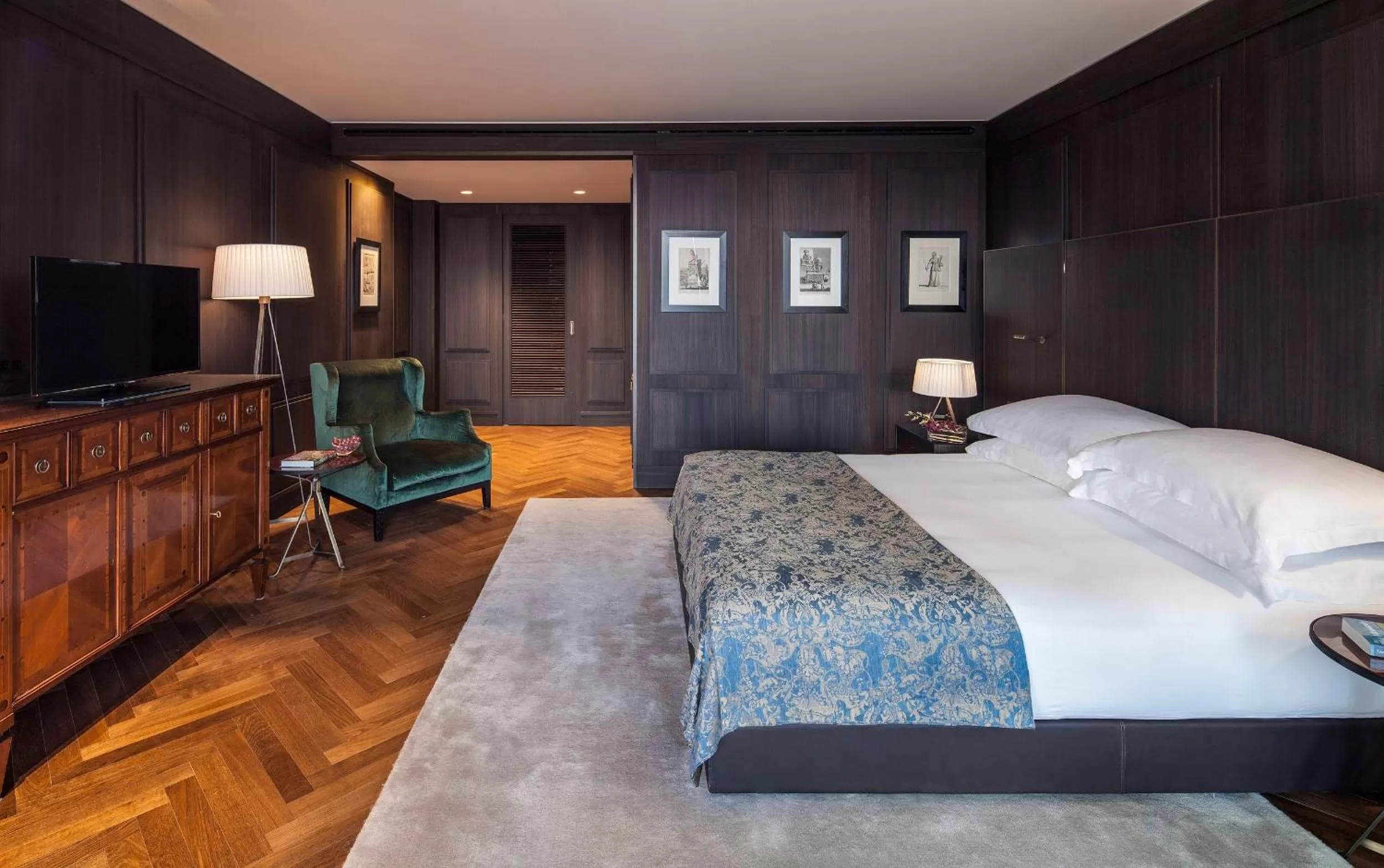 Photo of the whole room, Bed in The David Citadel Jerusalem