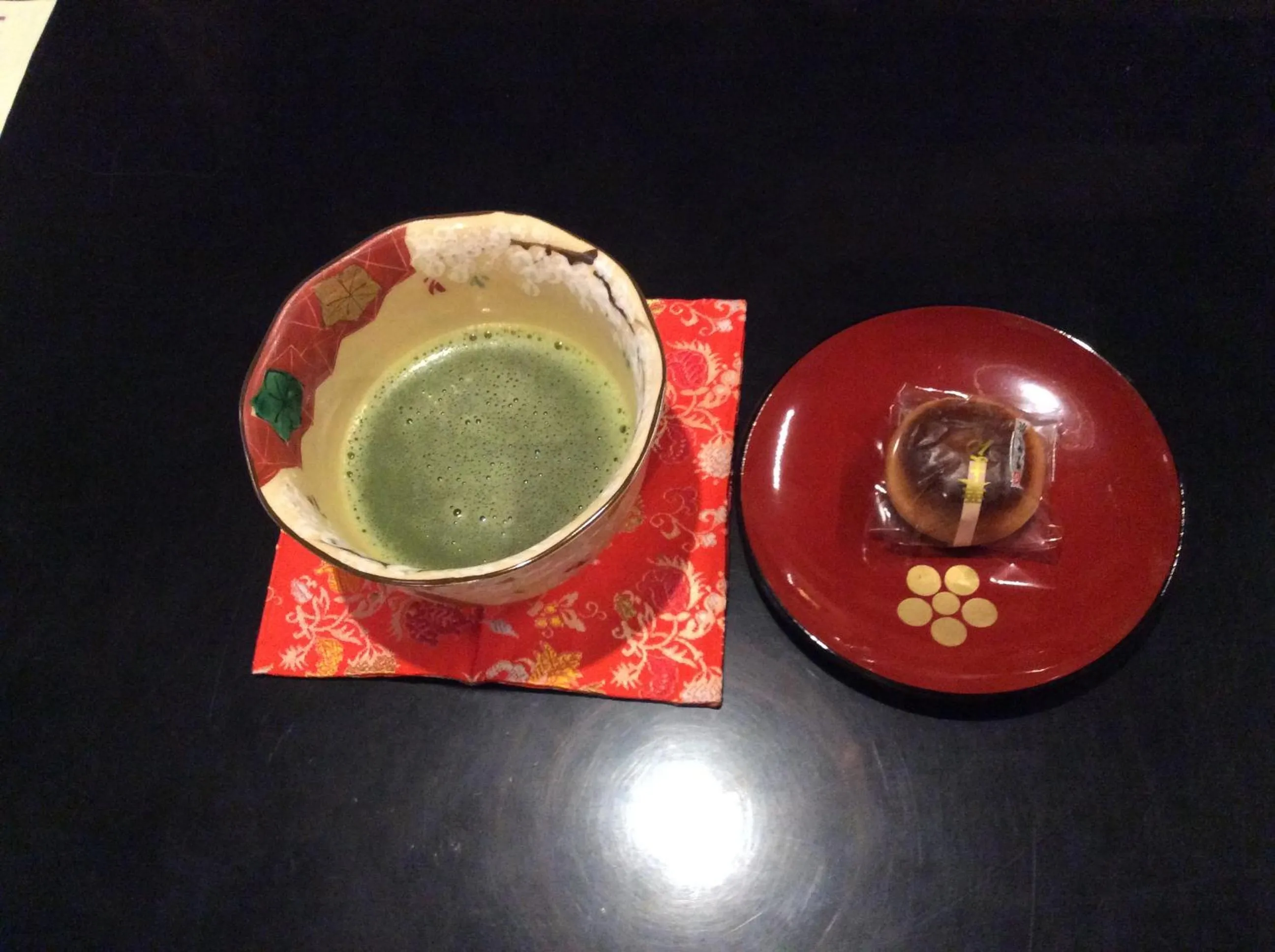 Food and drinks in Guesthouse HANA Nishijin