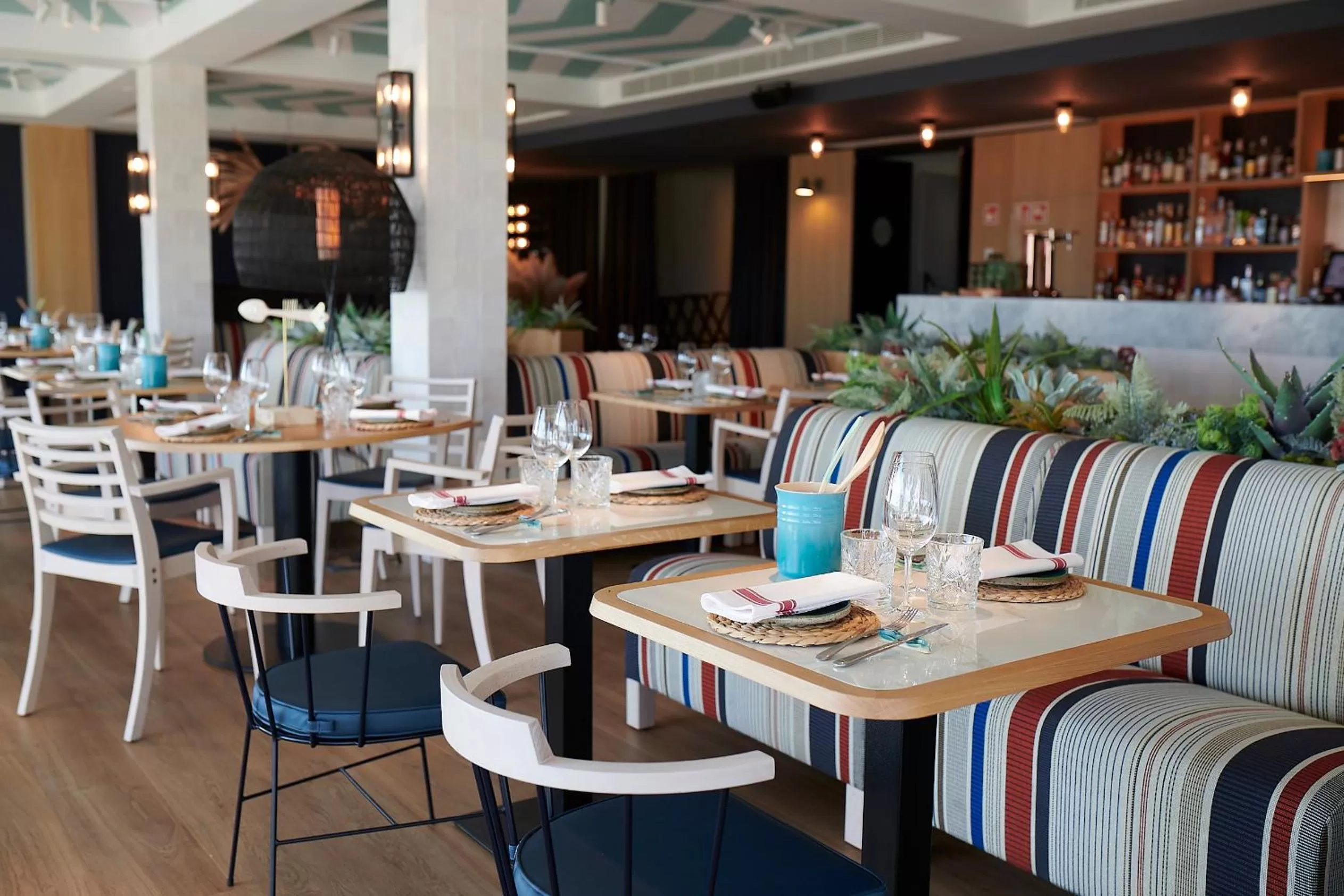 Restaurant/places to eat in Hotel Playafels