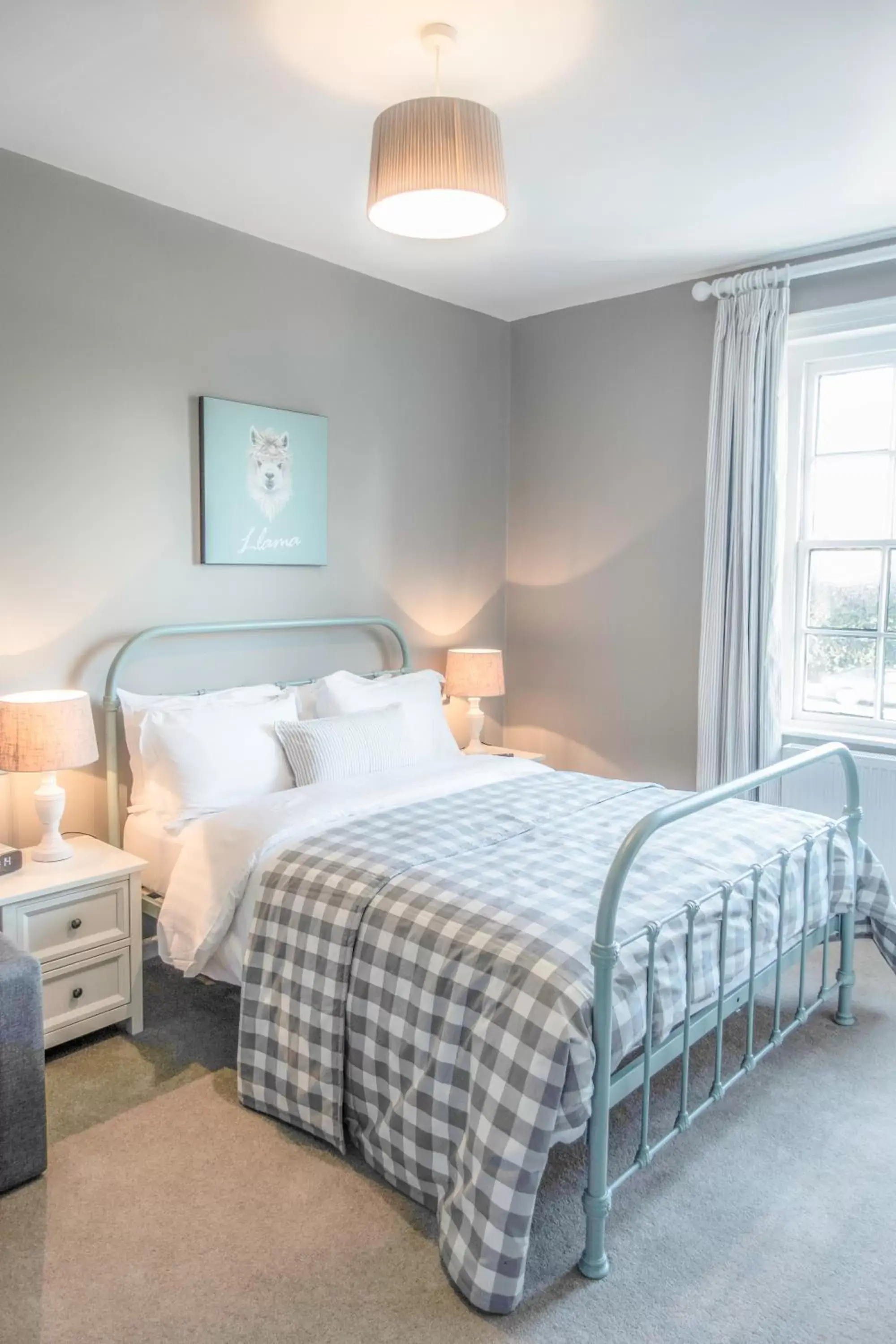 Deluxe Double Room in The Saracens Head Deluxe Double Room in The Saracens Head