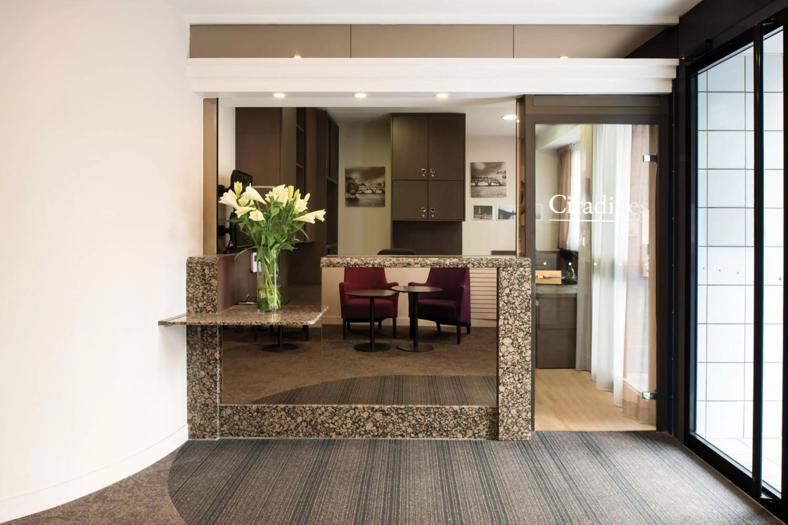 Lobby or reception in Citadines Austerlitz Paris