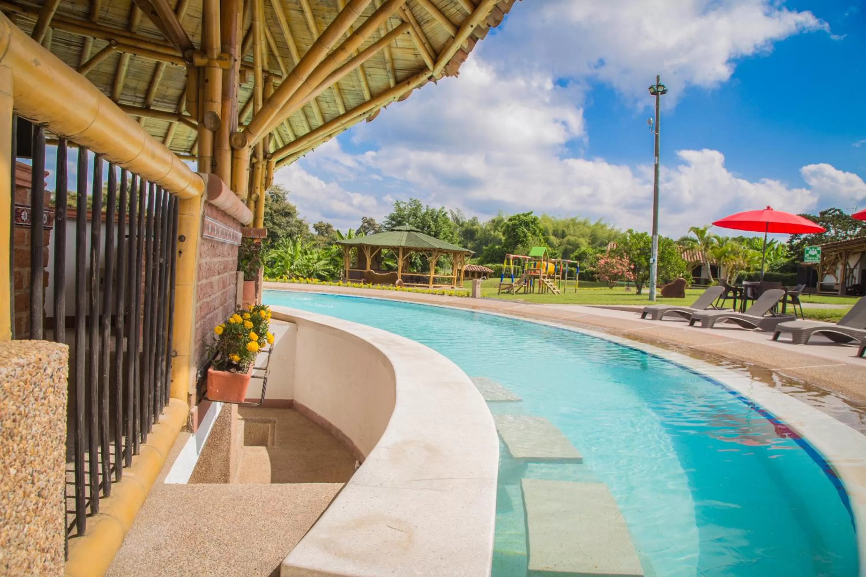 Garden, Swimming Pool in Hotel Campestre Montecarlo