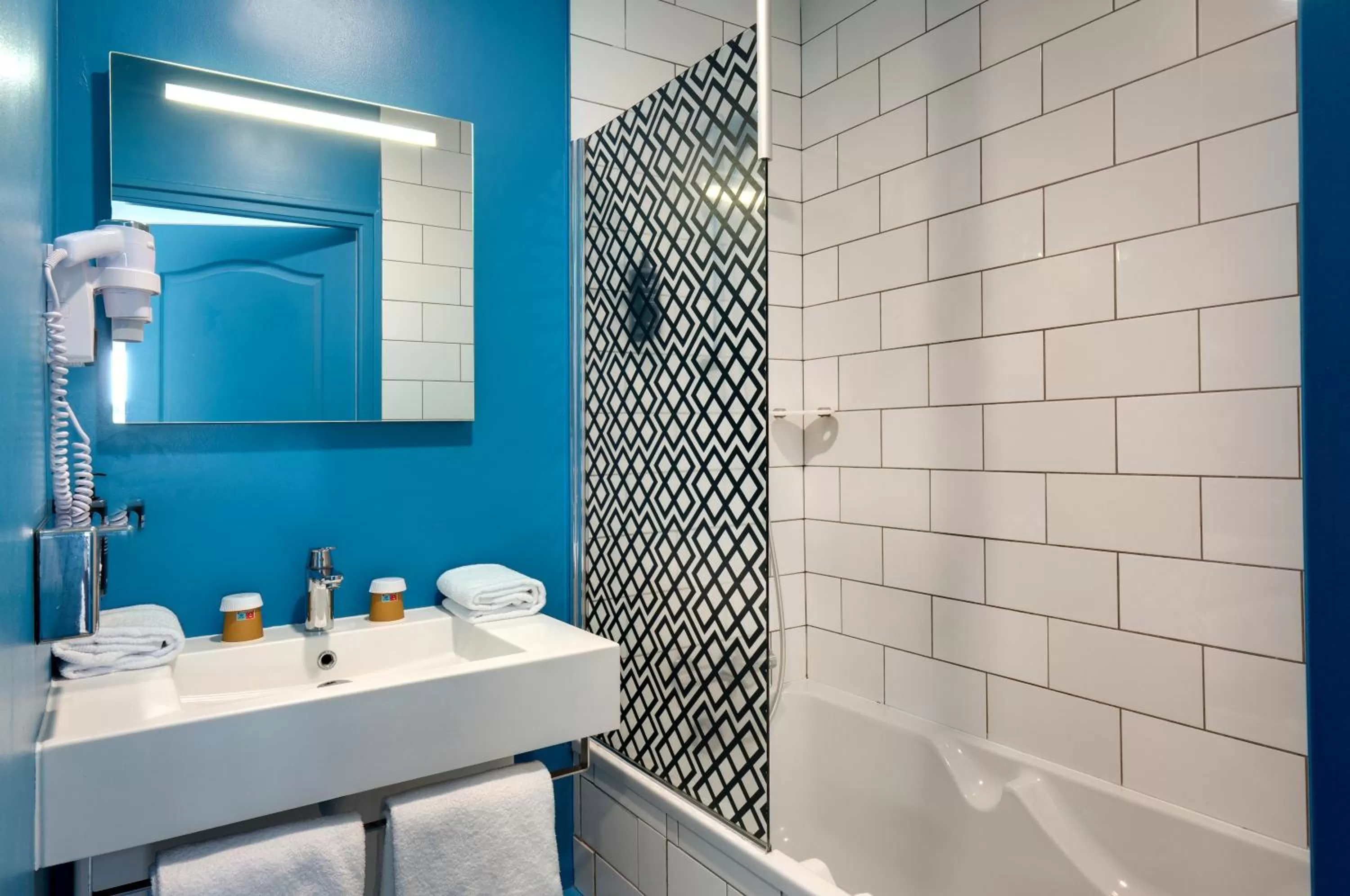 Bathroom in Hôtel ibis Styles Auxerre Nord