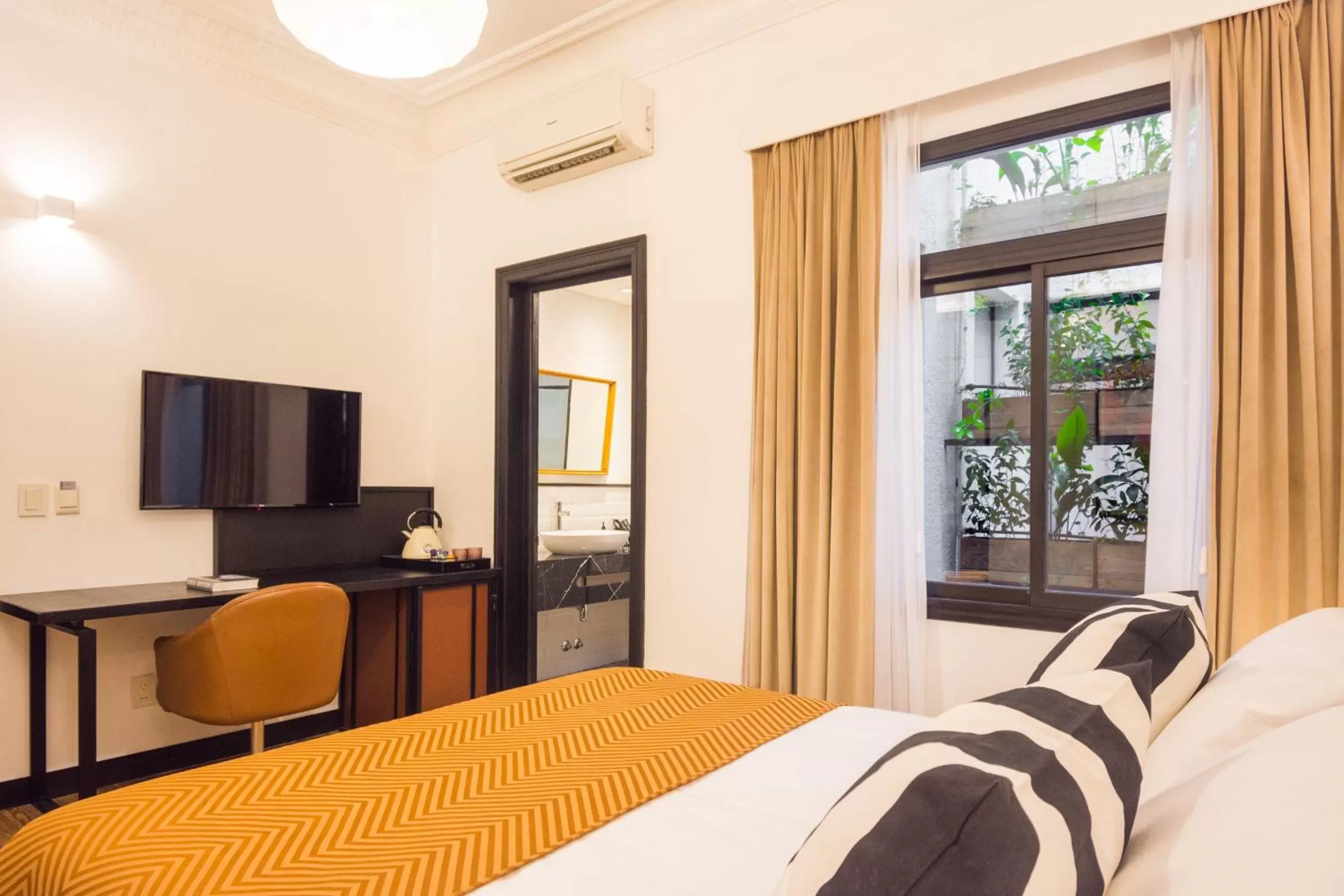 Bathroom, TV/Entertainment Center in FAUNA Montevideo