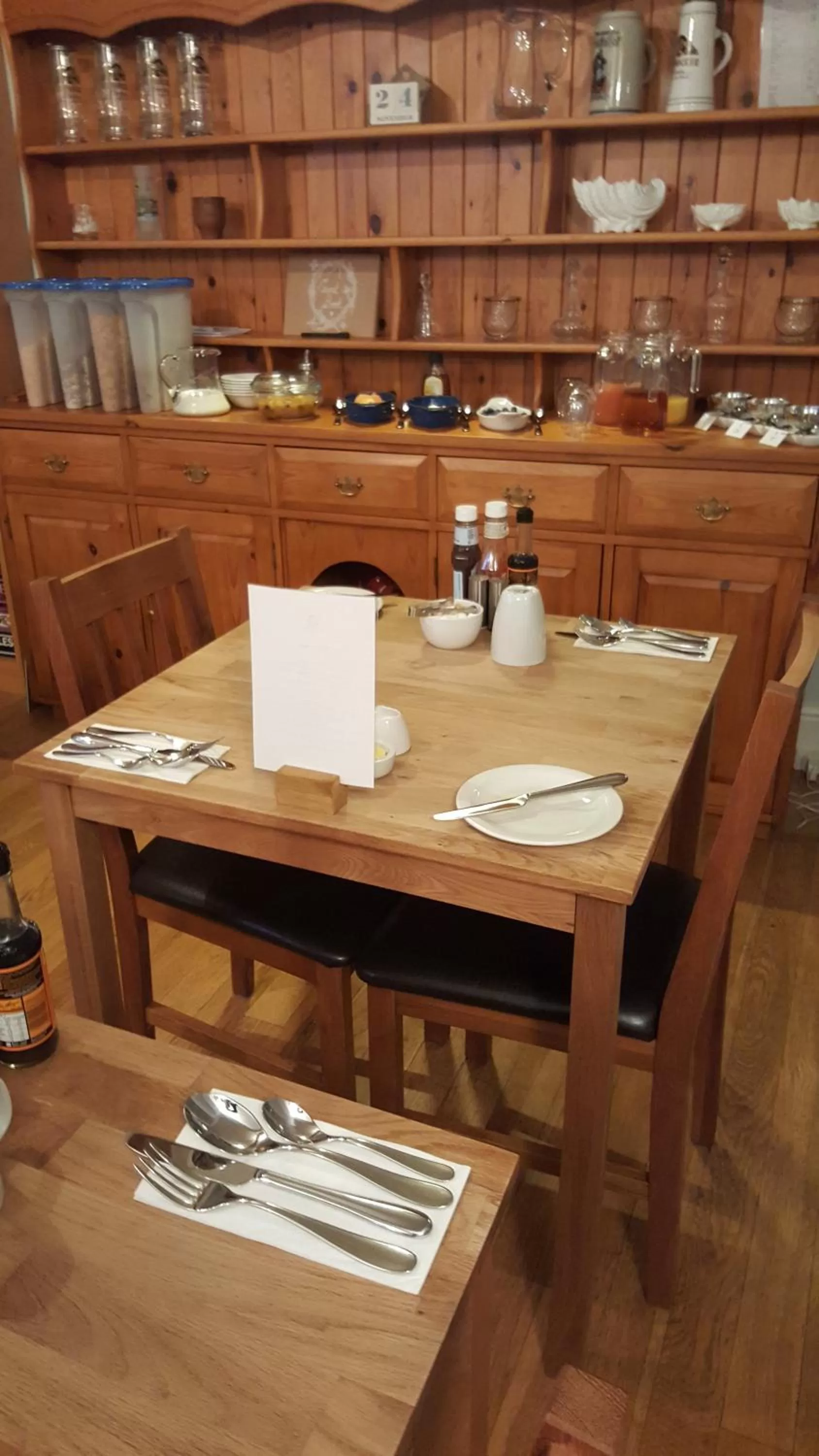 Breakfast in Woodlands 159