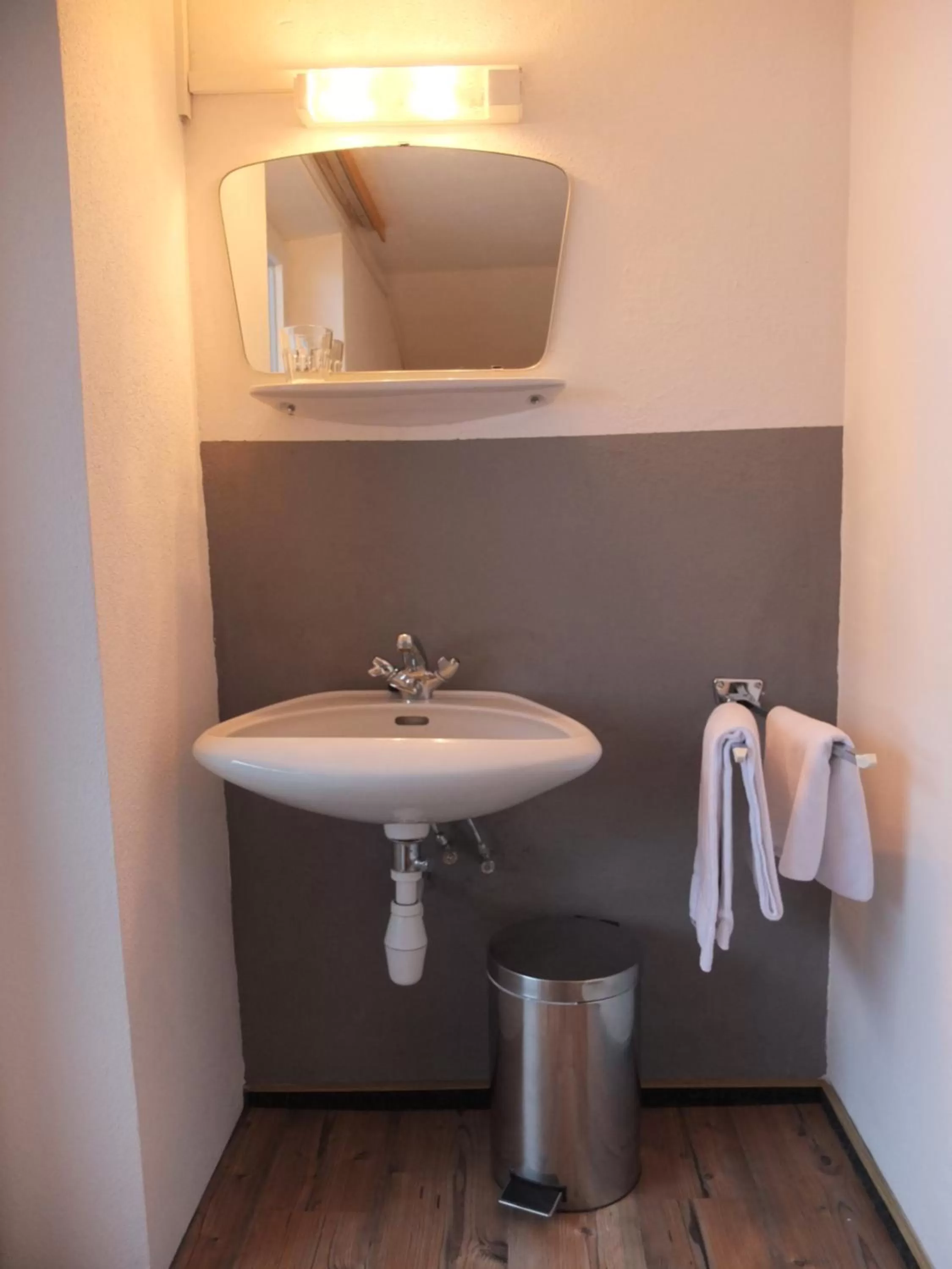 Bedroom, Bathroom in Haus Irmgard by Châtel Reizen