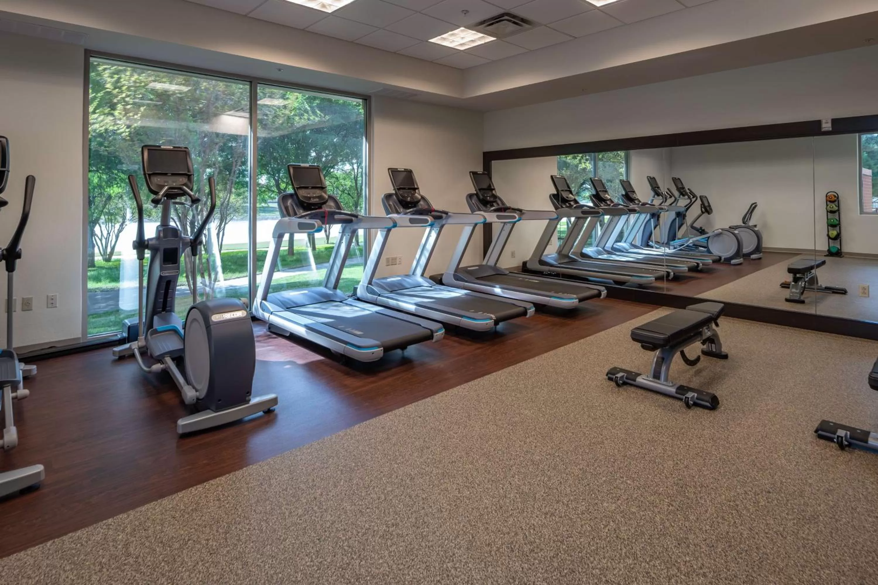 Fitness centre/facilities in DoubleTree by Hilton Dallas-Farmers Branch