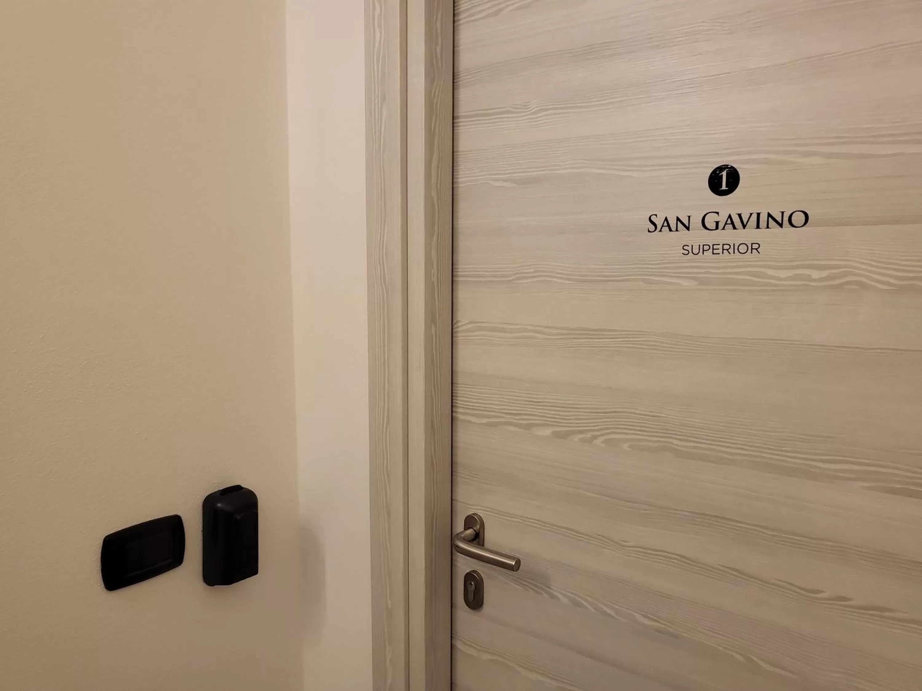 Logo/Certificate/Sign in Struttura Re Barbaro