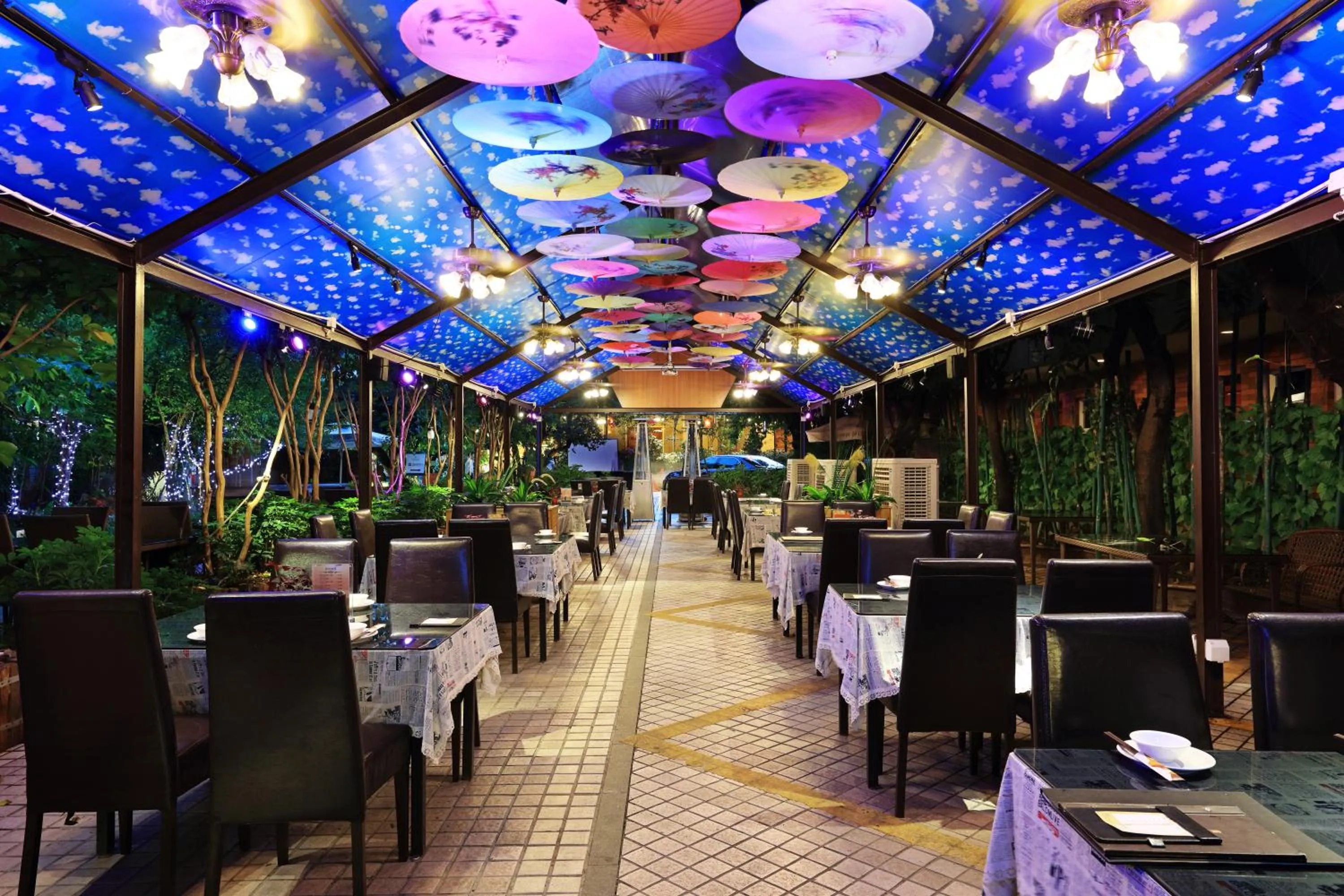 Restaurant/Places to Eat in Guangzhou The Royal Garden Hotel
