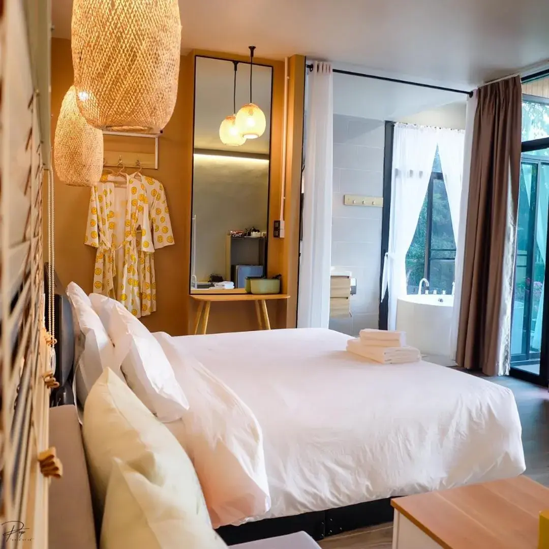 King Room with Lake View in Naturalpark Resort De Wangthong King Room with Lake View in Naturalpark Resort De Wangthong