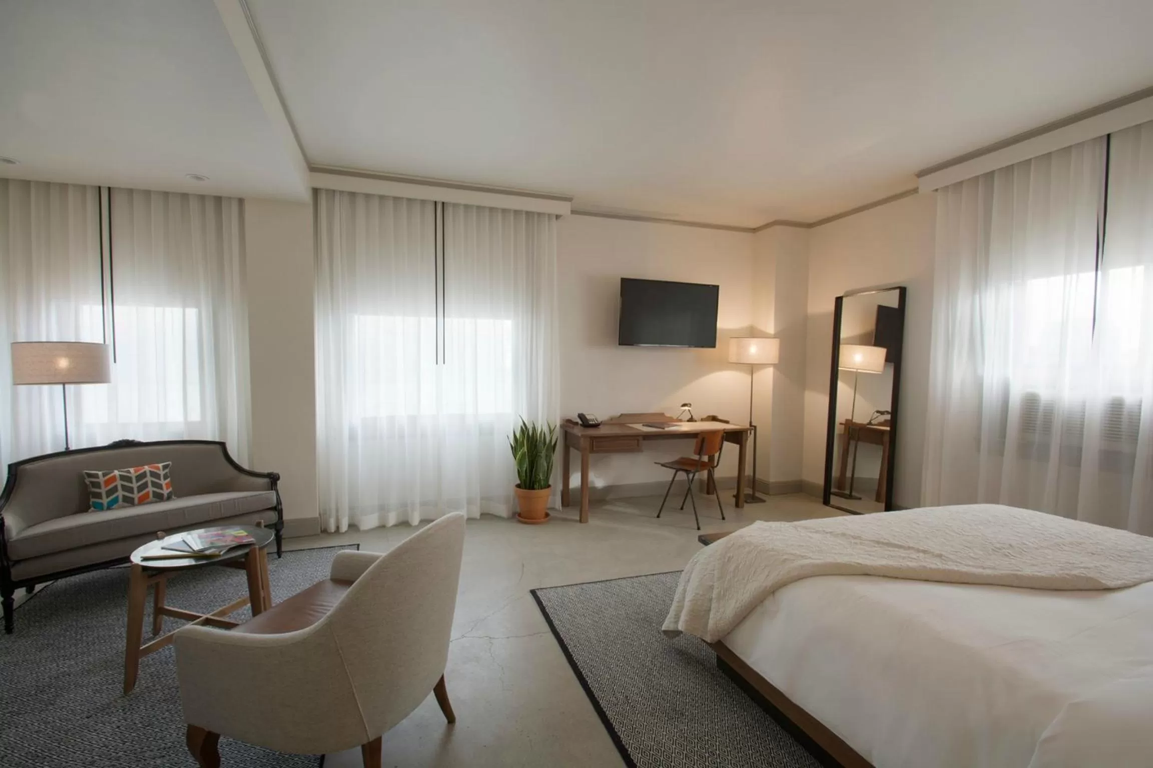 Photo of the whole room, Bed in Hotel G San Francisco