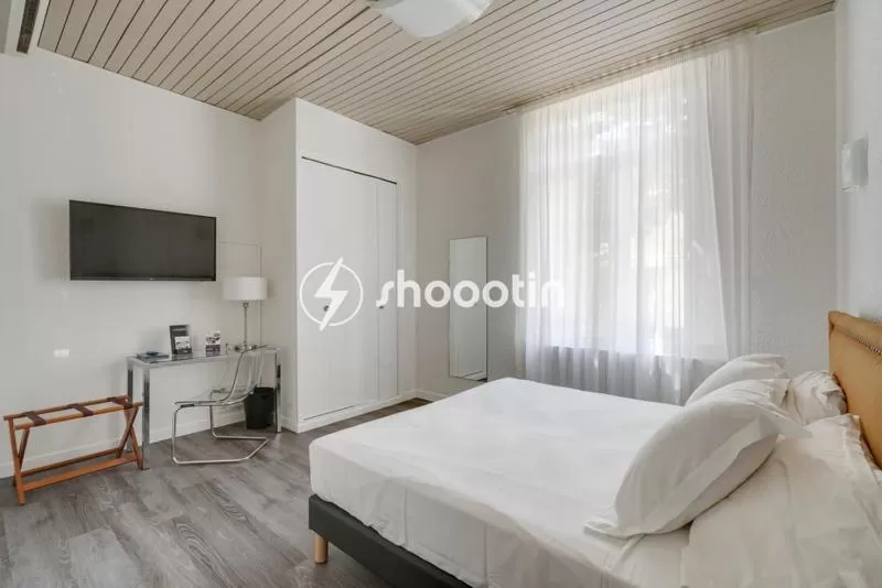 TV and multimedia, Bed in Hotel d'Angleterre