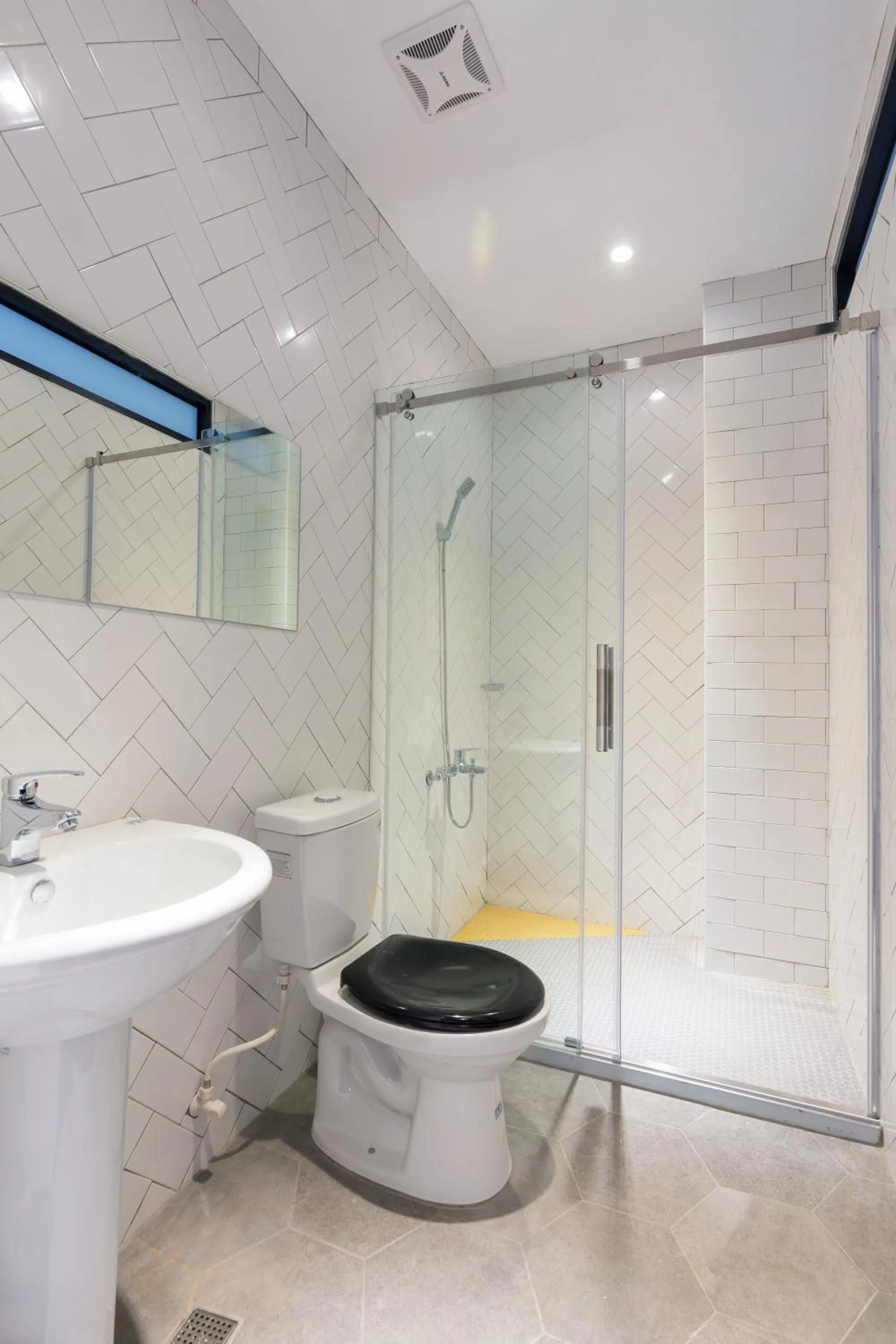 Bathroom in You Worth Inn