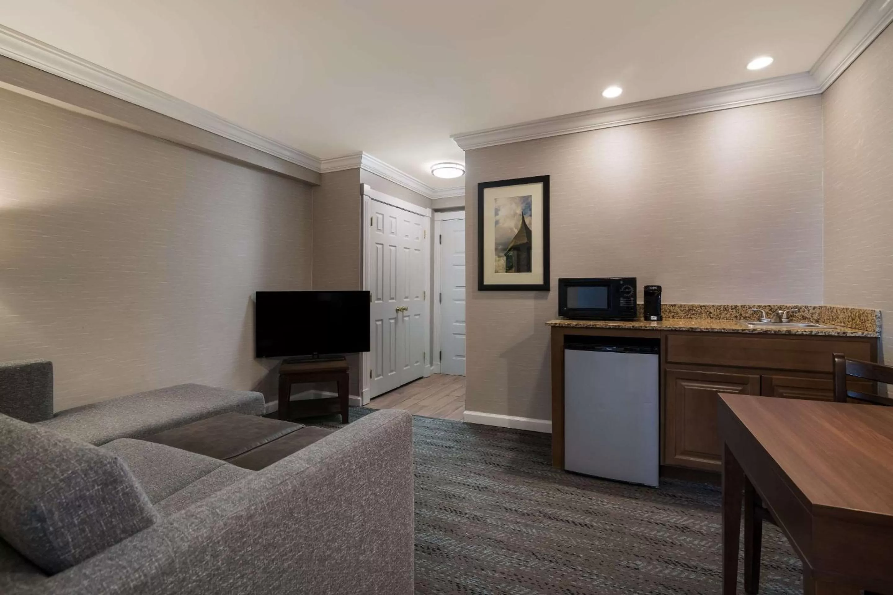 Bedroom in Comfort Inn & Suites Plattsburgh - Morrisonville