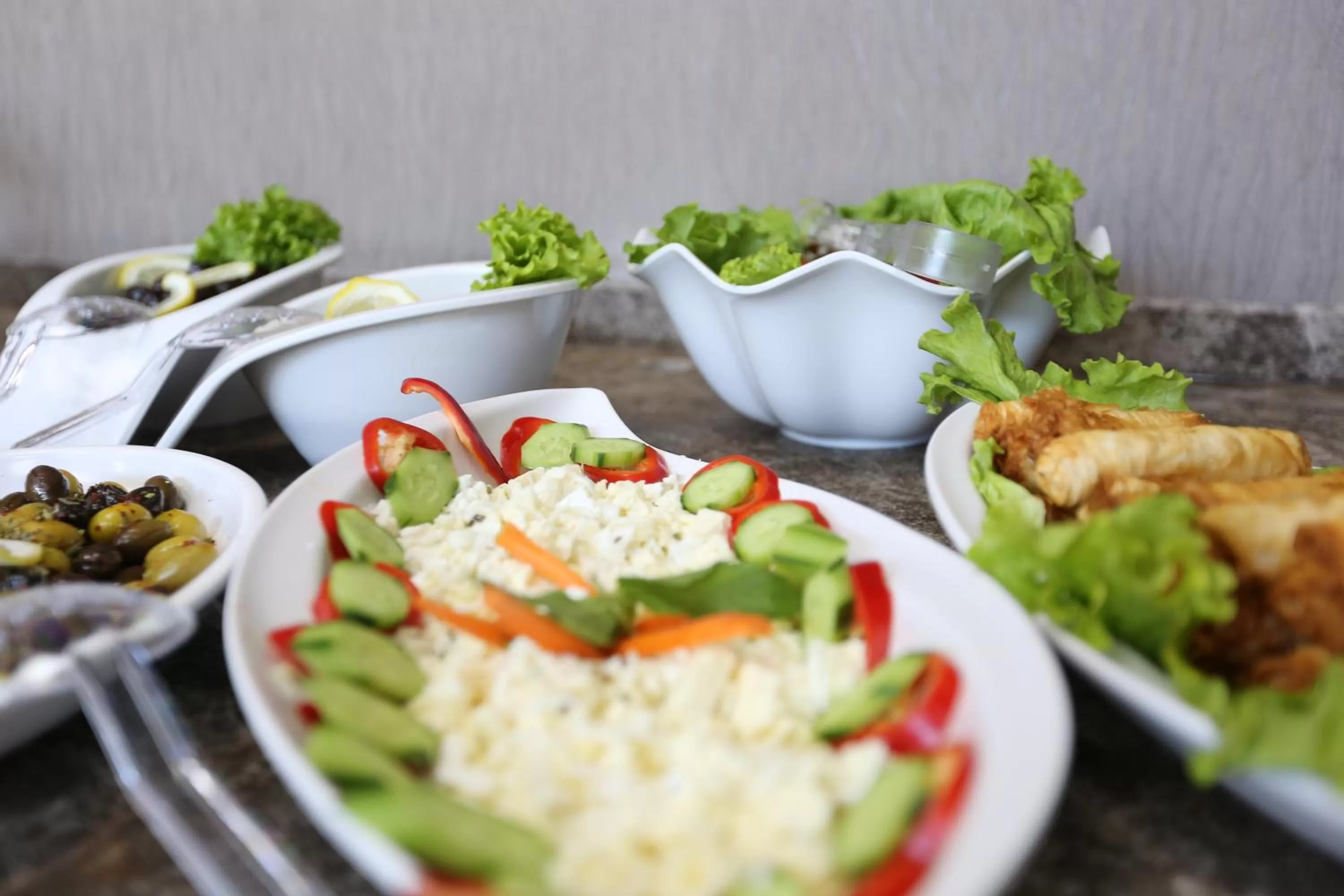 Restaurant/places to eat in Elips Royal Hotel & SPA